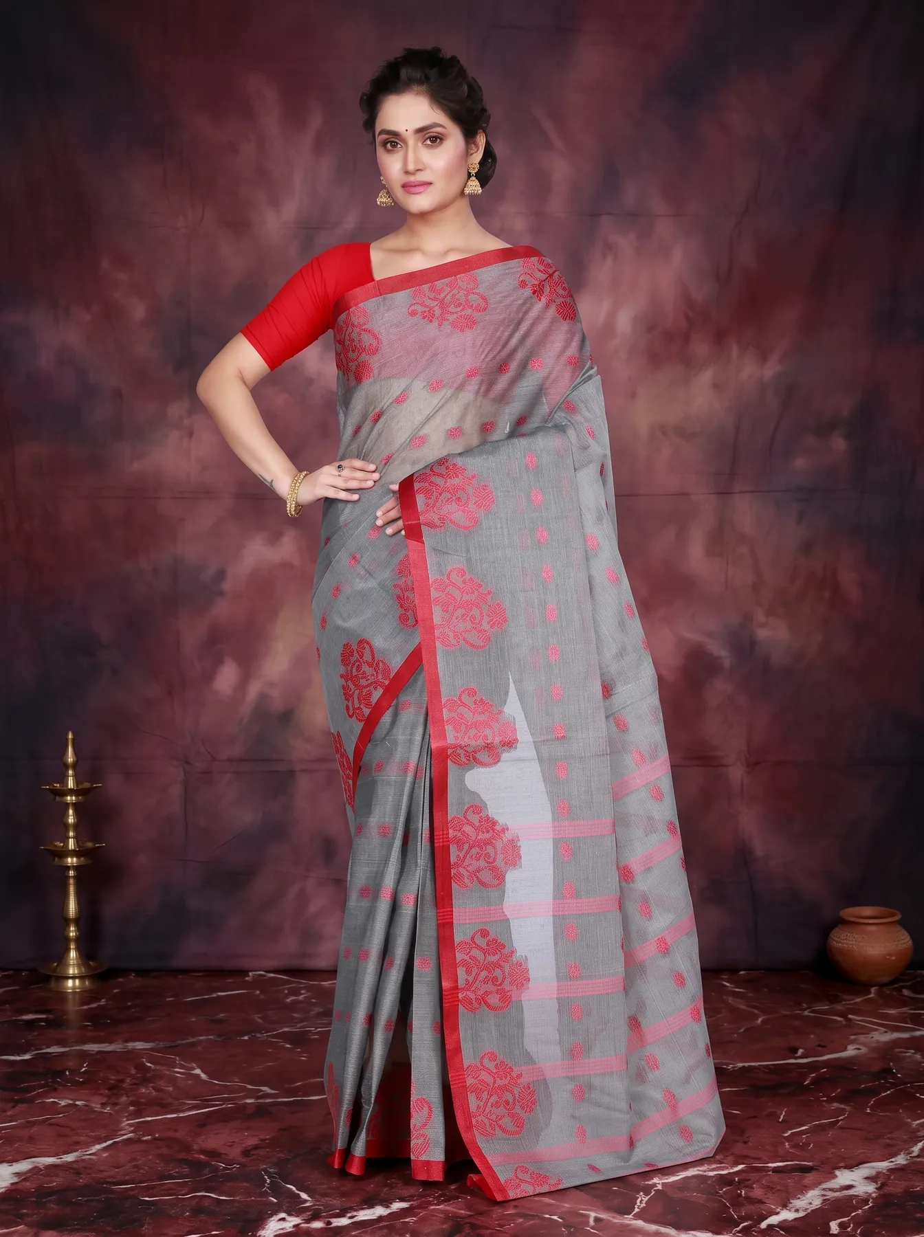 DipDiya Pure Cotton Grey Botgach Handloom Heritage Tant Sarees
