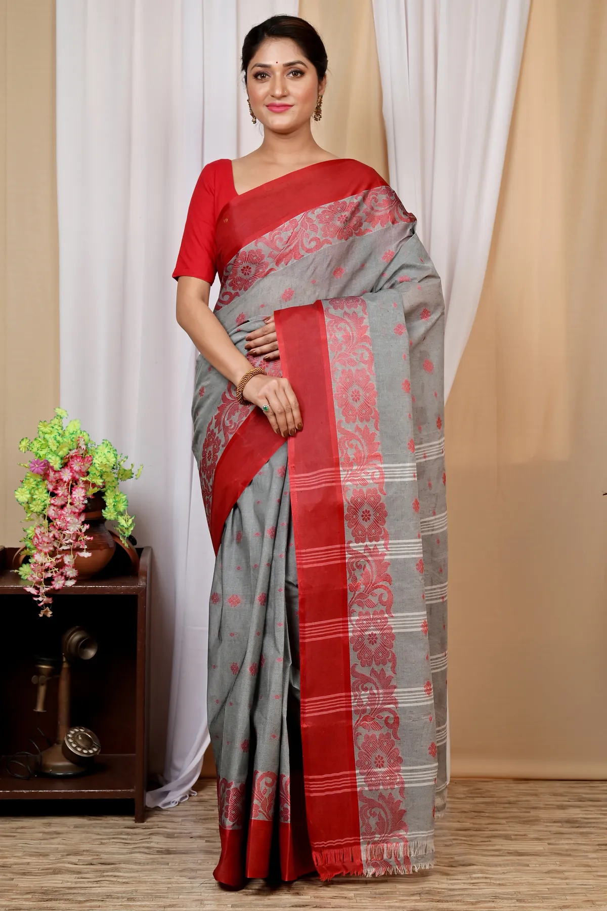 DipDiya Pure Cotton Grey Heruka Crafted with Soul Tant Sarees