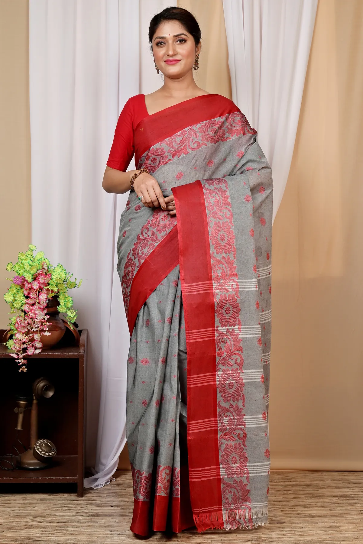 DipDiya Pure Cotton Grey Heruka Crafted with Soul Tant Sarees