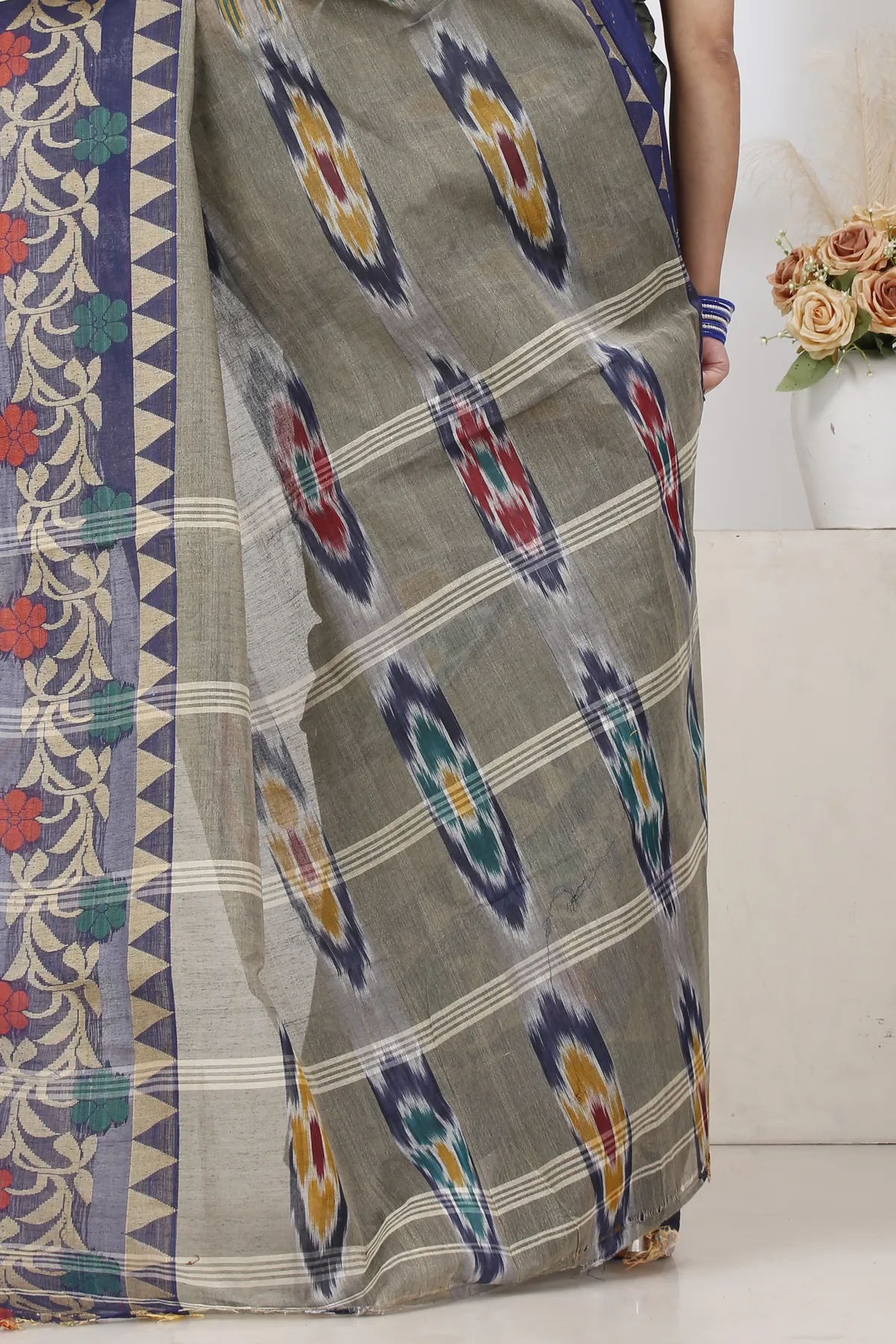 DipDiya Pure Cotton Grey Mili Regal Bengali Tant Sarees