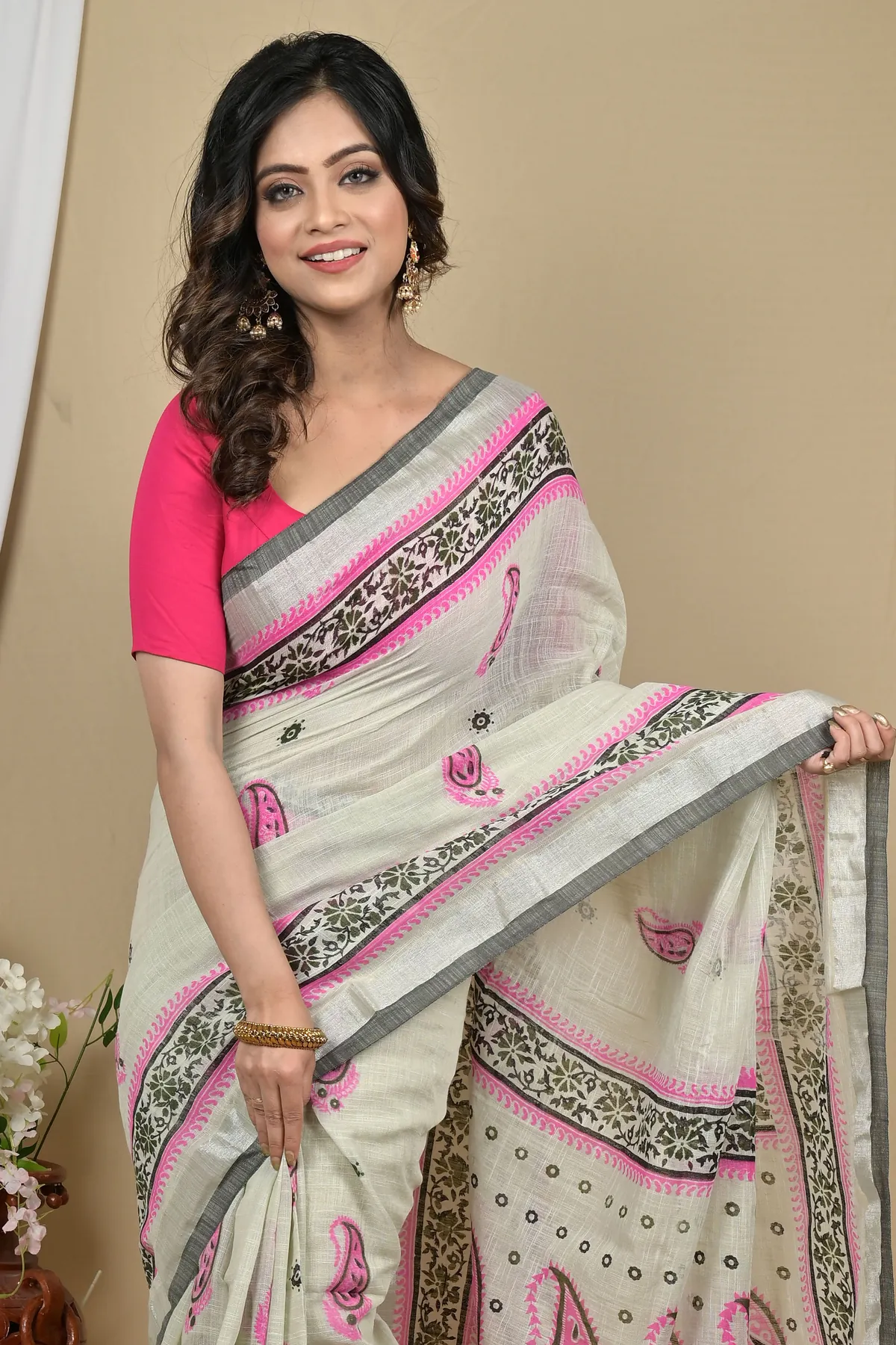 DipDiya Pure Cotton Grey Pink Hilda The Bengali Classic Printed Handloom Sarees