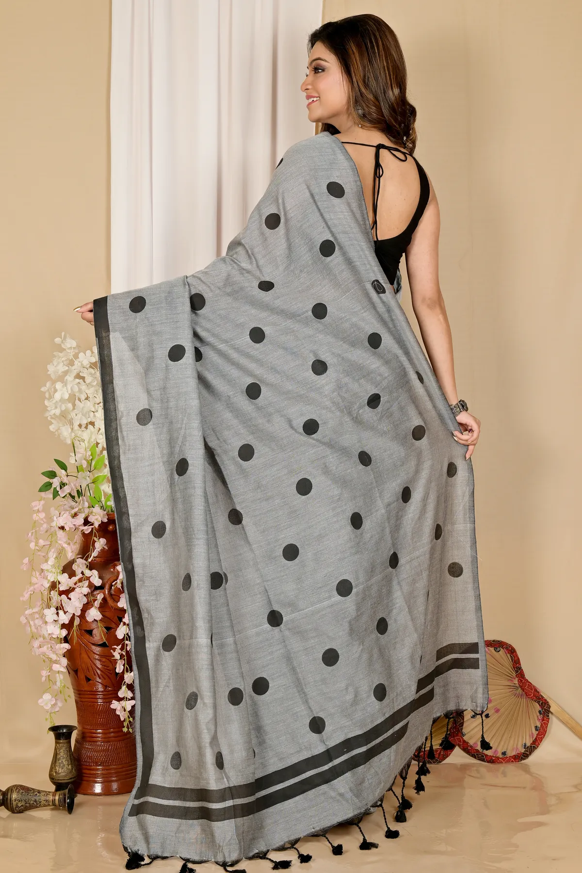DipDiya Pure Cotton Grey Tip Essence of Bengal Handloom Sarees