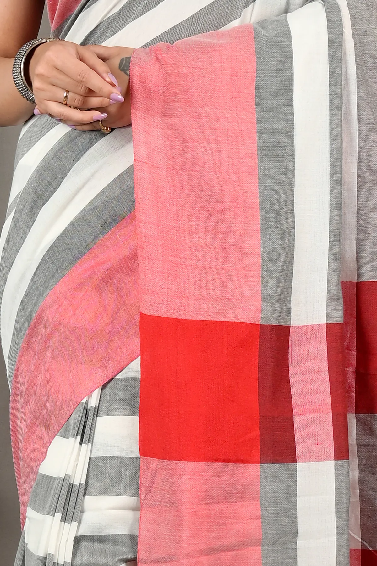 DipDiya Pure Cotton Grey White Bimti Woven by Hand Handloom Sarees