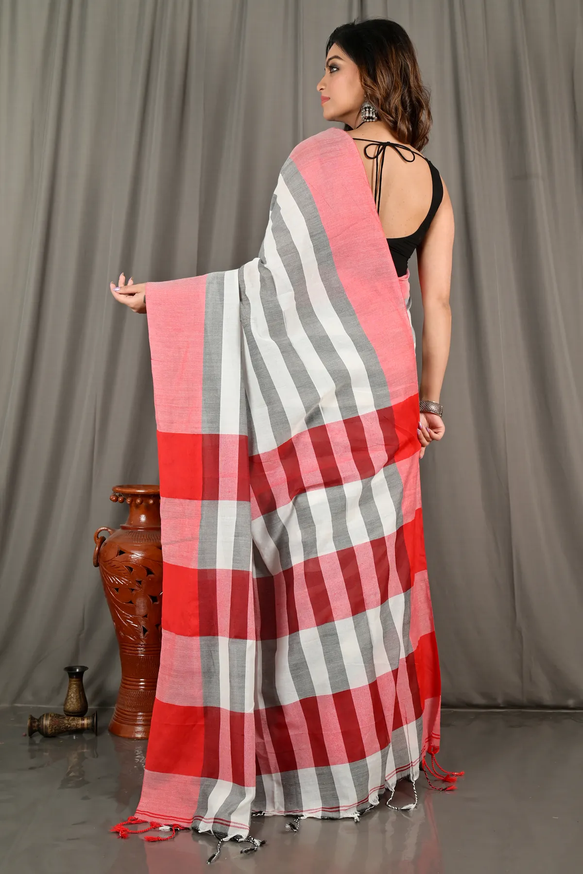 DipDiya Pure Cotton Grey White Bimti Woven by Hand Handloom Sarees
