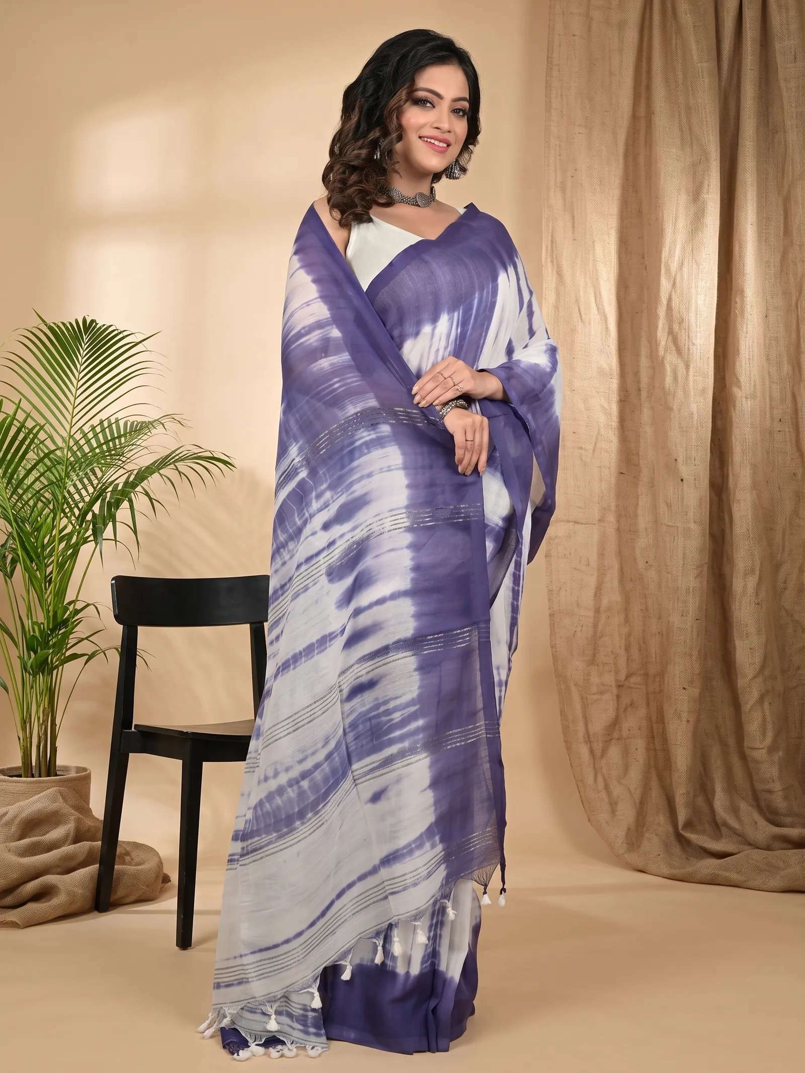 DipDiya Pure Cotton Lavender White Achmol Crafted in Bengal Badhni Dye Sarees
