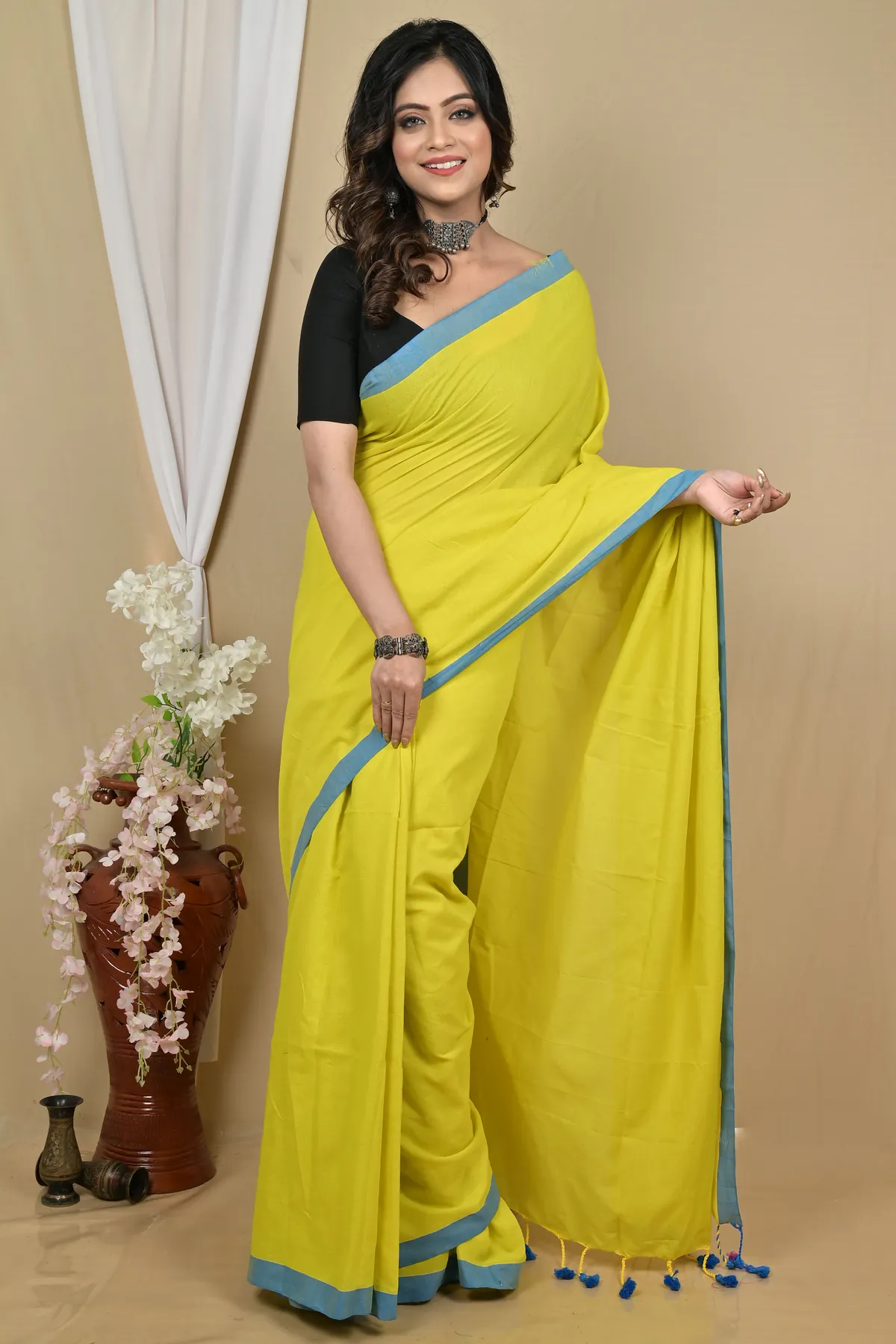 DipDiya Pure Cotton Lemon Yellow Gittu Classic Bengali Handloom Sarees