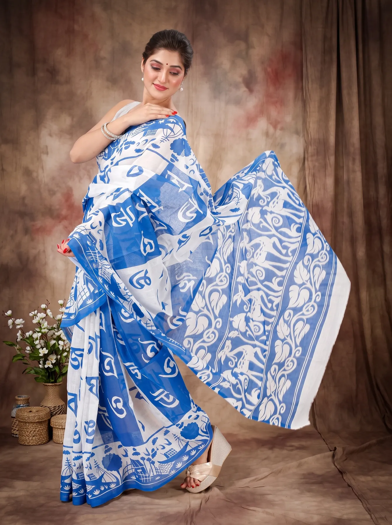 DipDiya Pure Cotton Light Blue Barnomala Crafted by Artisans Handloom Sarees