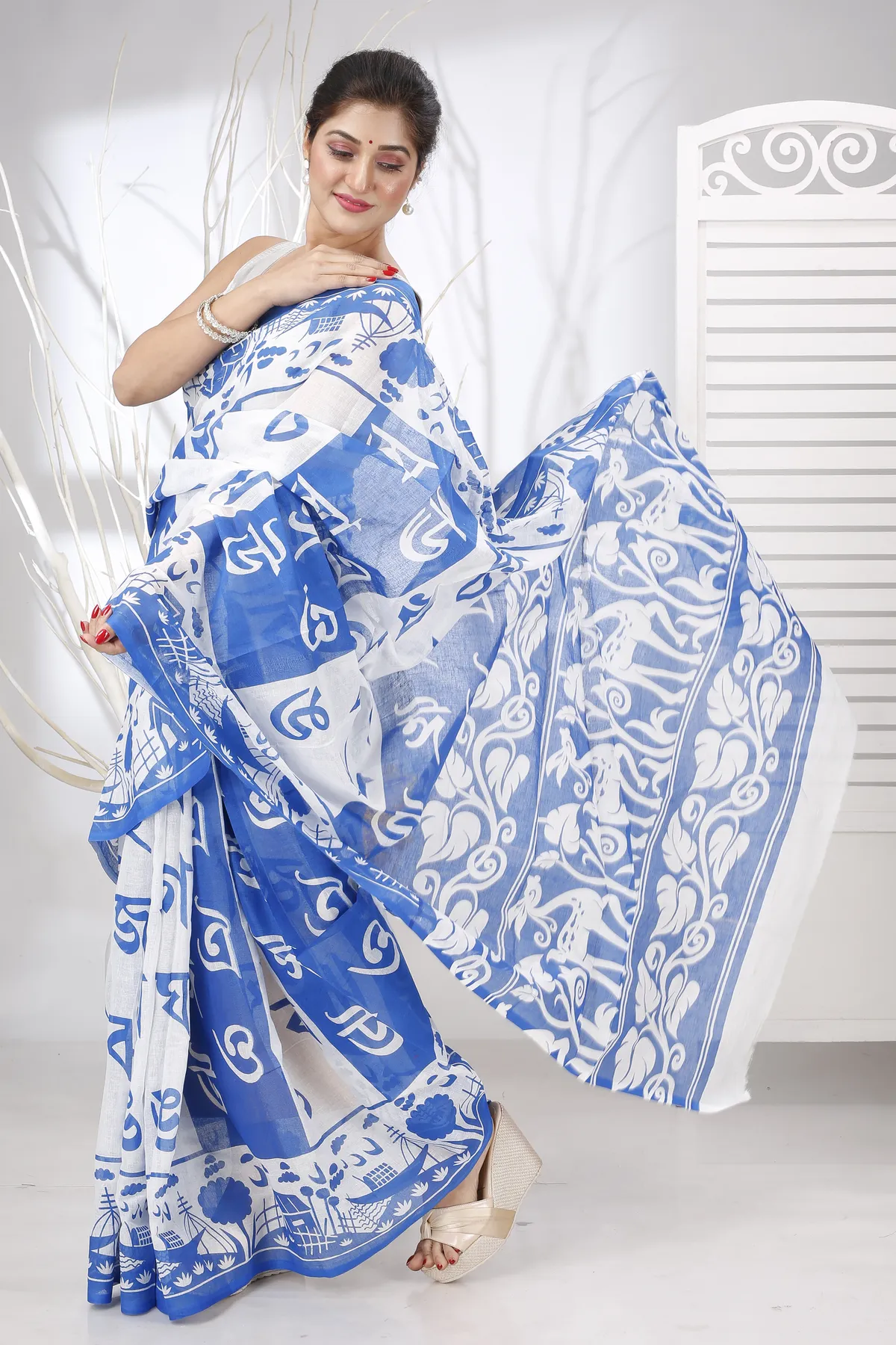 DipDiya Pure Cotton Light Blue Barnomala Crafted by Artisans Handloom Sarees