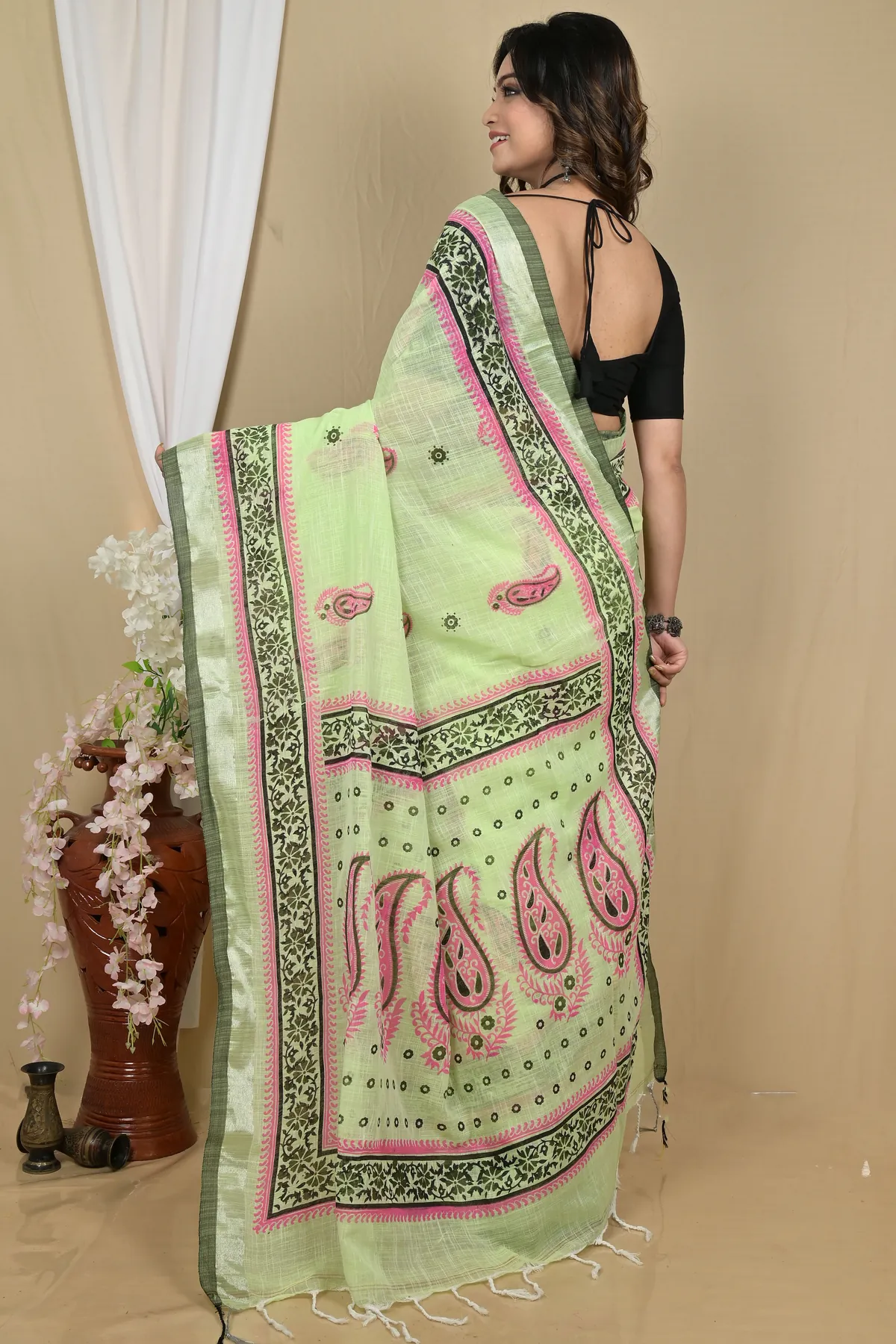 DipDiya Pure Cotton Light Green Hilda Regal Bengali Printed Handloom Sarees