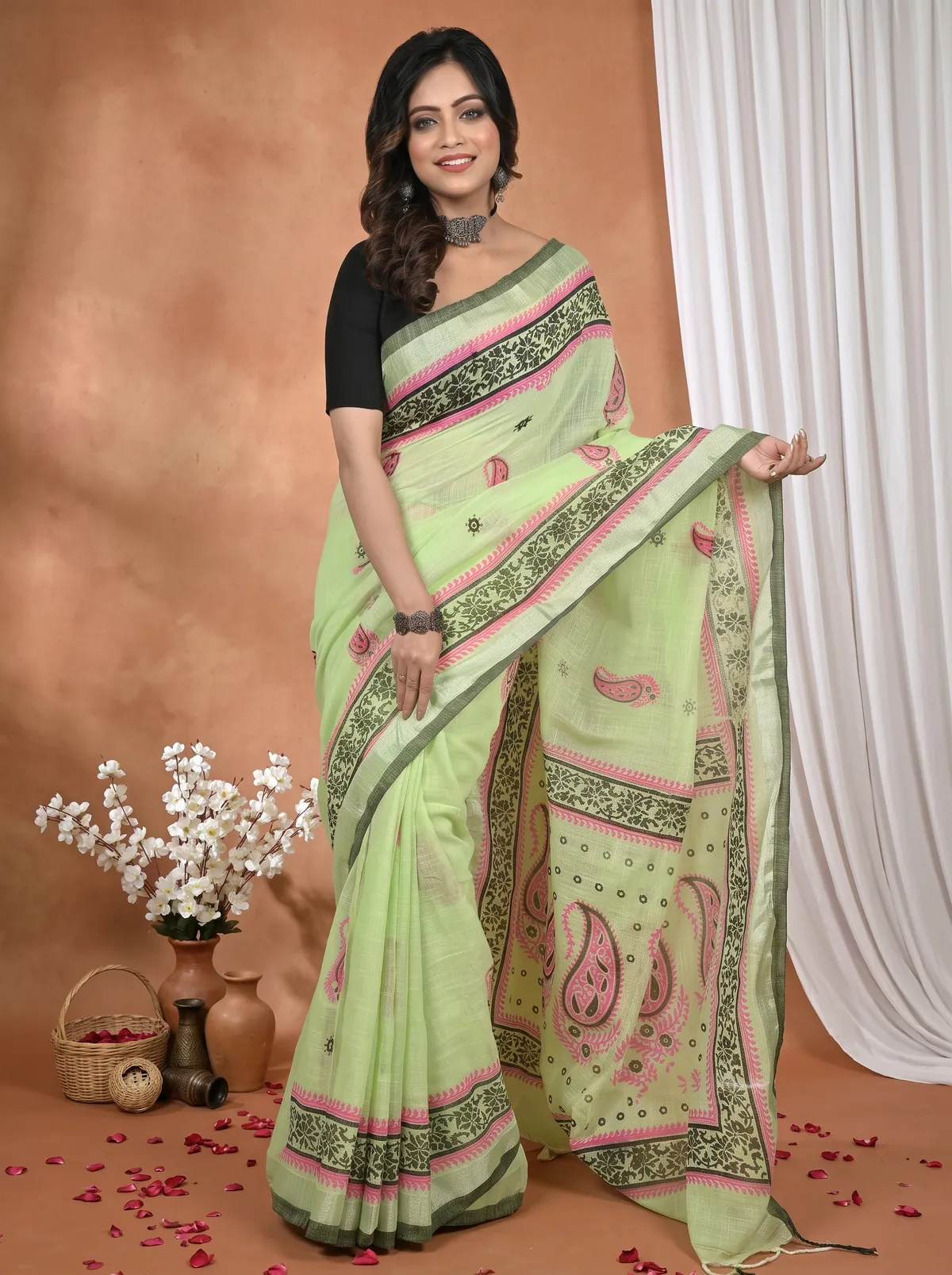 DipDiya Pure Cotton Light Green Hilda Regal Bengali Printed Handloom Sarees