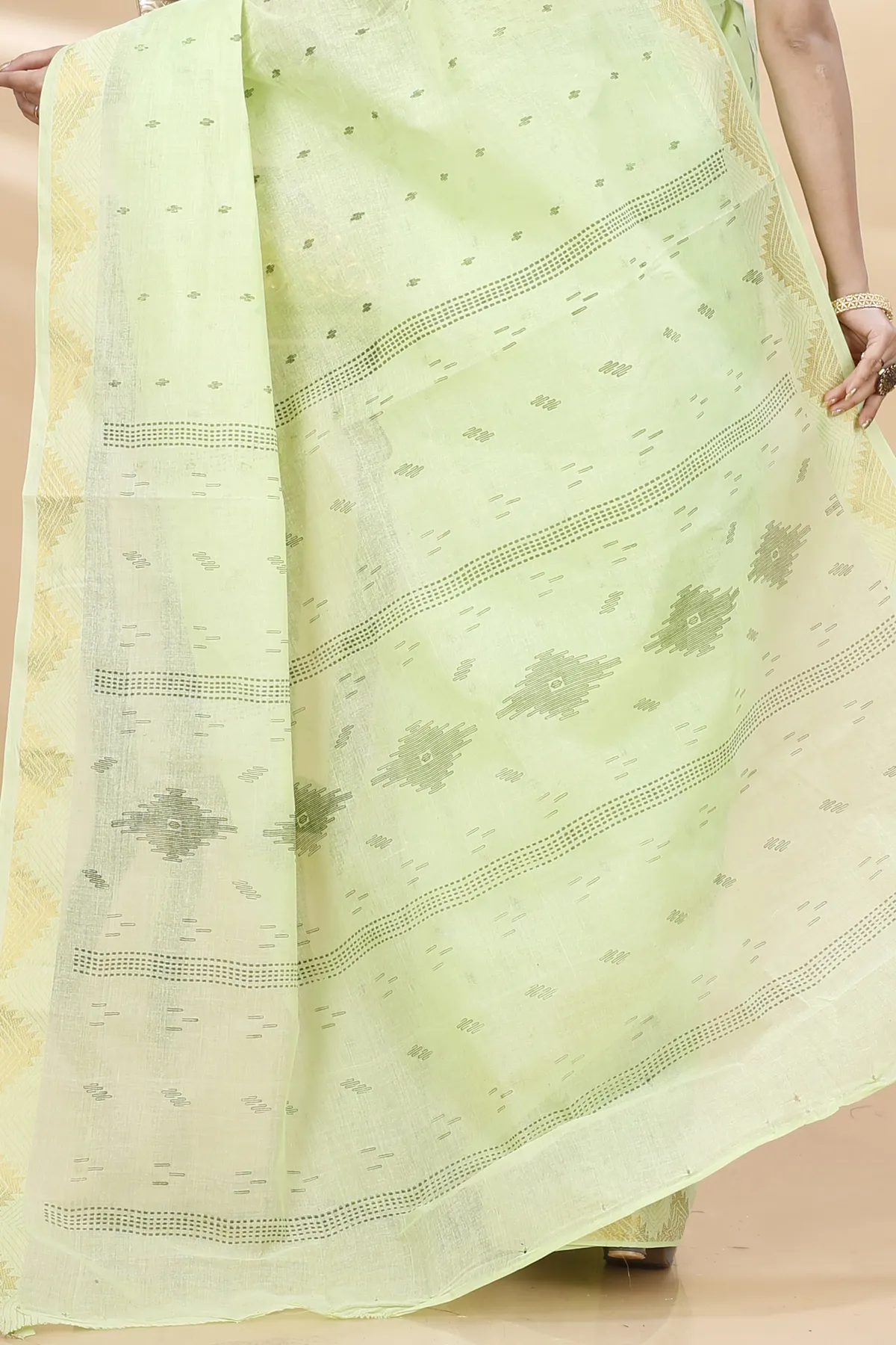DipDiya Pure Cotton Light Green Porna Tradition in Every Thread Printed Tant Sarees