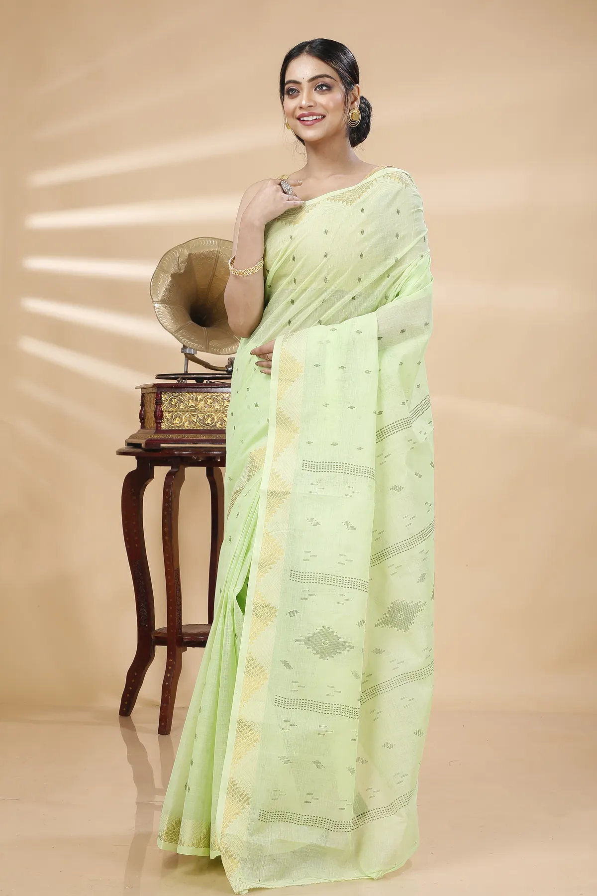 DipDiya Pure Cotton Light Green Porna Tradition in Every Thread Printed Tant Sarees