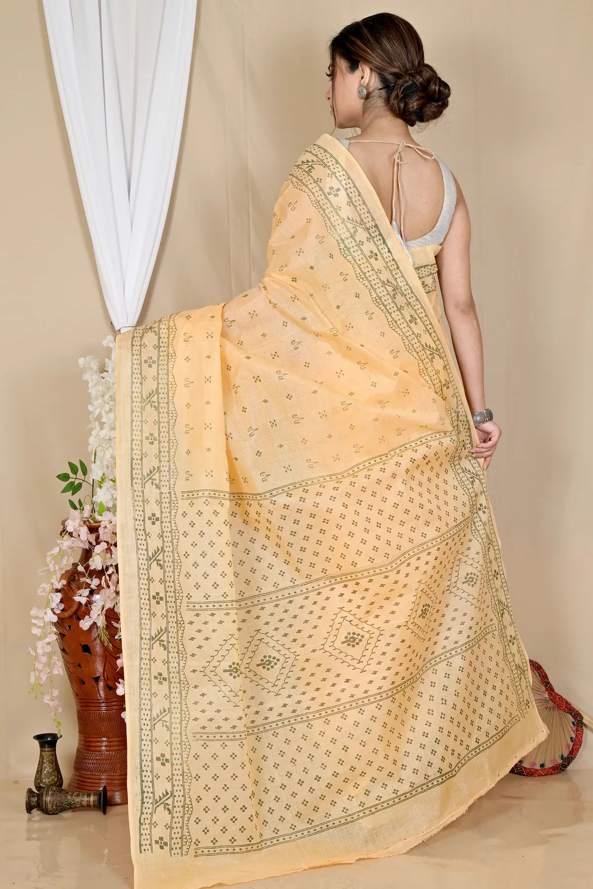 DipDiya Pure Cotton Light Orange Liko Bengal in Every Thread Printed Tant Sarees