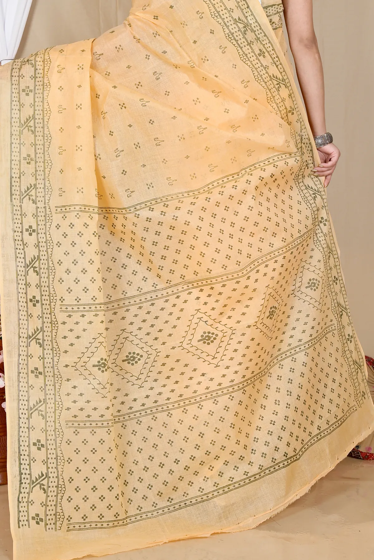 DipDiya Pure Cotton Light Orange Liko Bengal in Every Thread Printed Tant Sarees