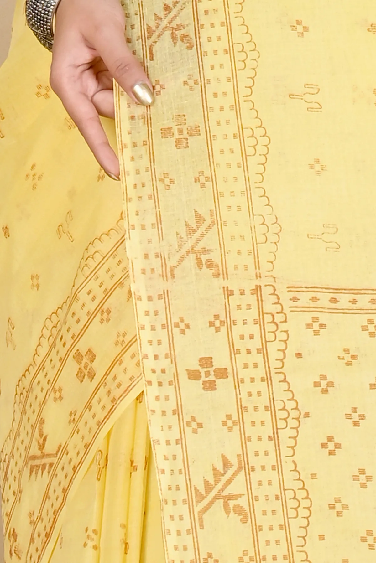 DipDiya Pure Cotton Light Yellow Liko Artisan Woven Printed Tant Sarees