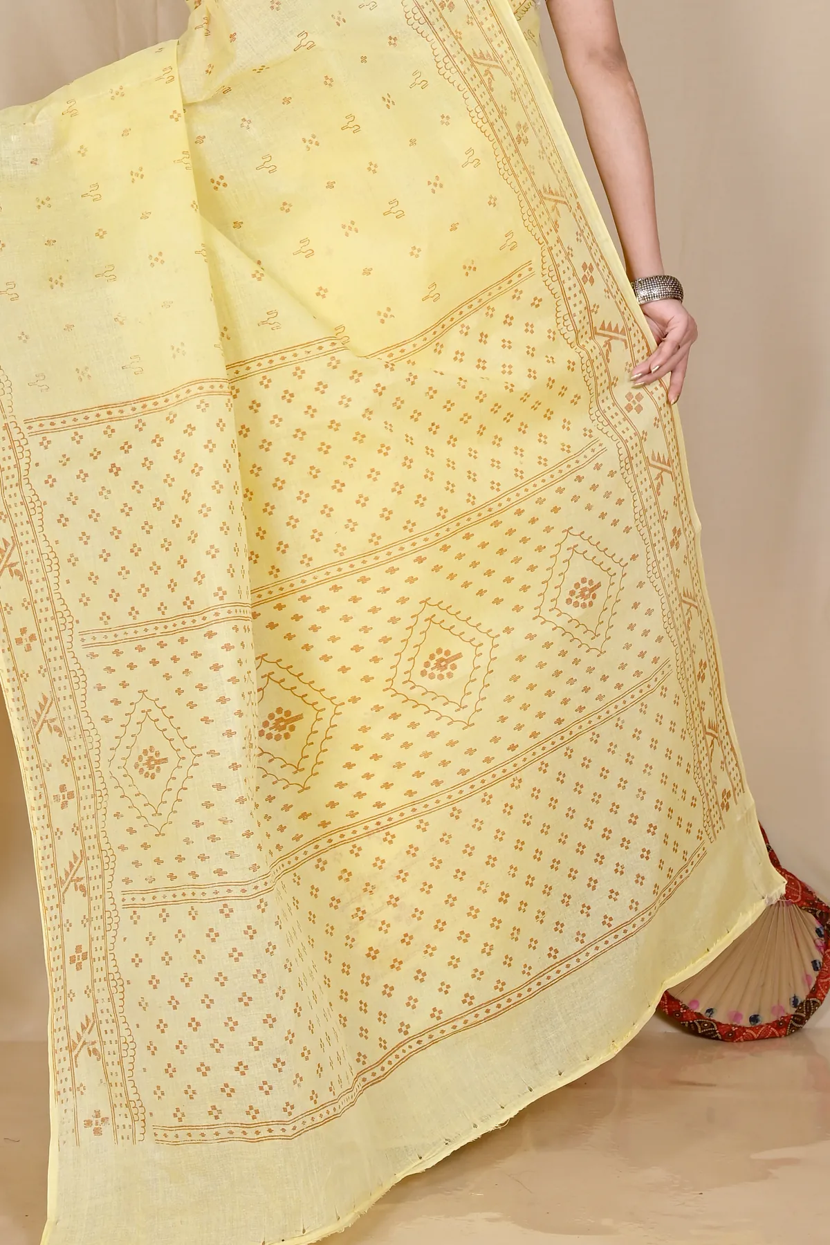 DipDiya Pure Cotton Light Yellow Liko Artisan Woven Printed Tant Sarees