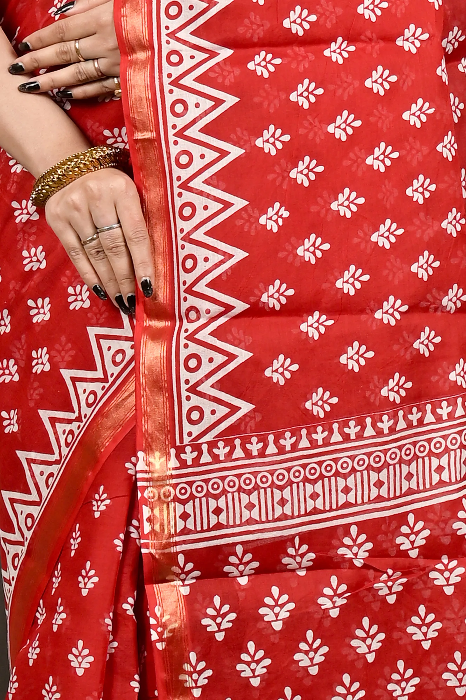 DipDiya Pure Cotton Maroon Febasi Traditional Bengali Batik Print Sarees