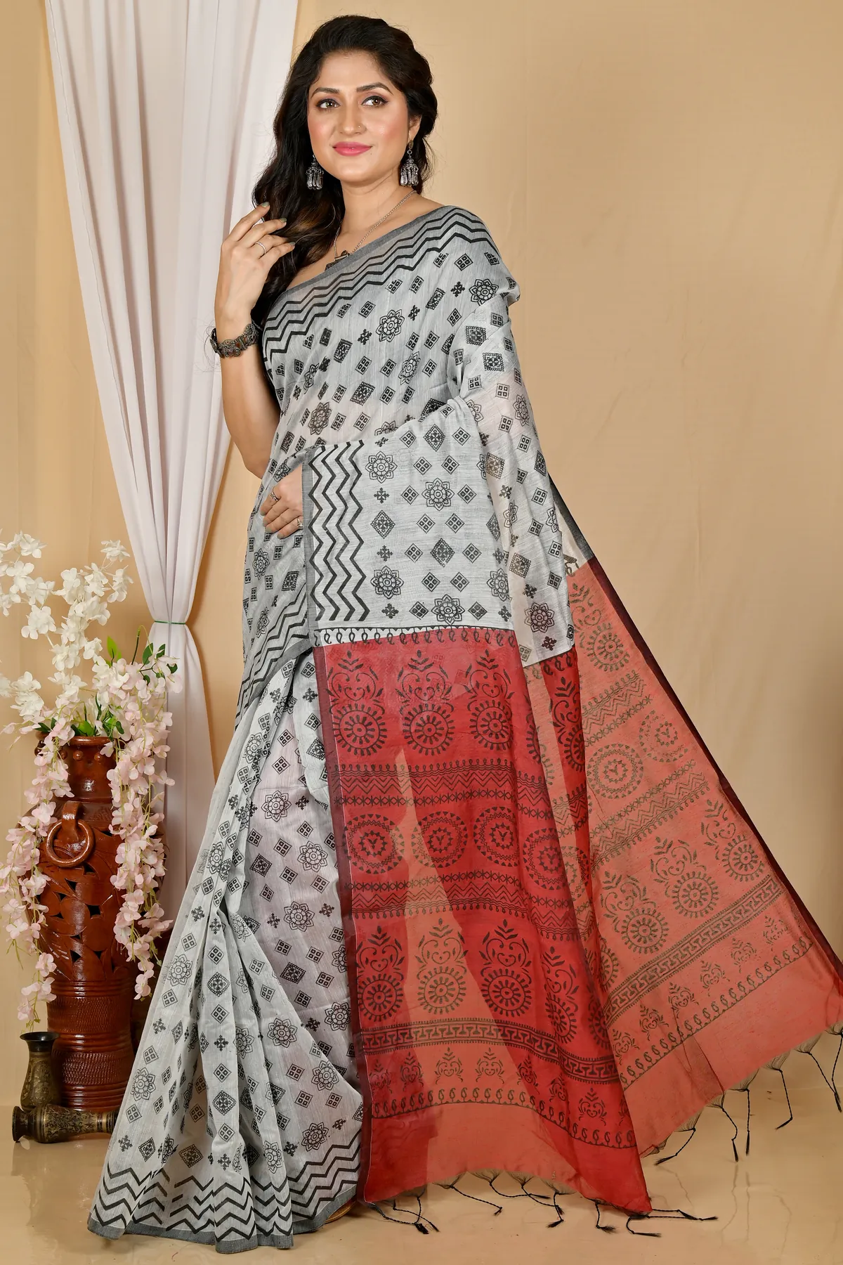 DipDiya Pure Cotton Marun Grey Senak Pure Bengali Grace Printed Handloom Sarees