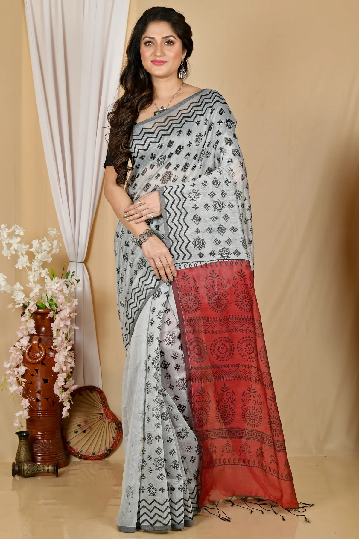 DipDiya Pure Cotton Marun Grey Senak Pure Bengali Grace Printed Handloom Sarees
