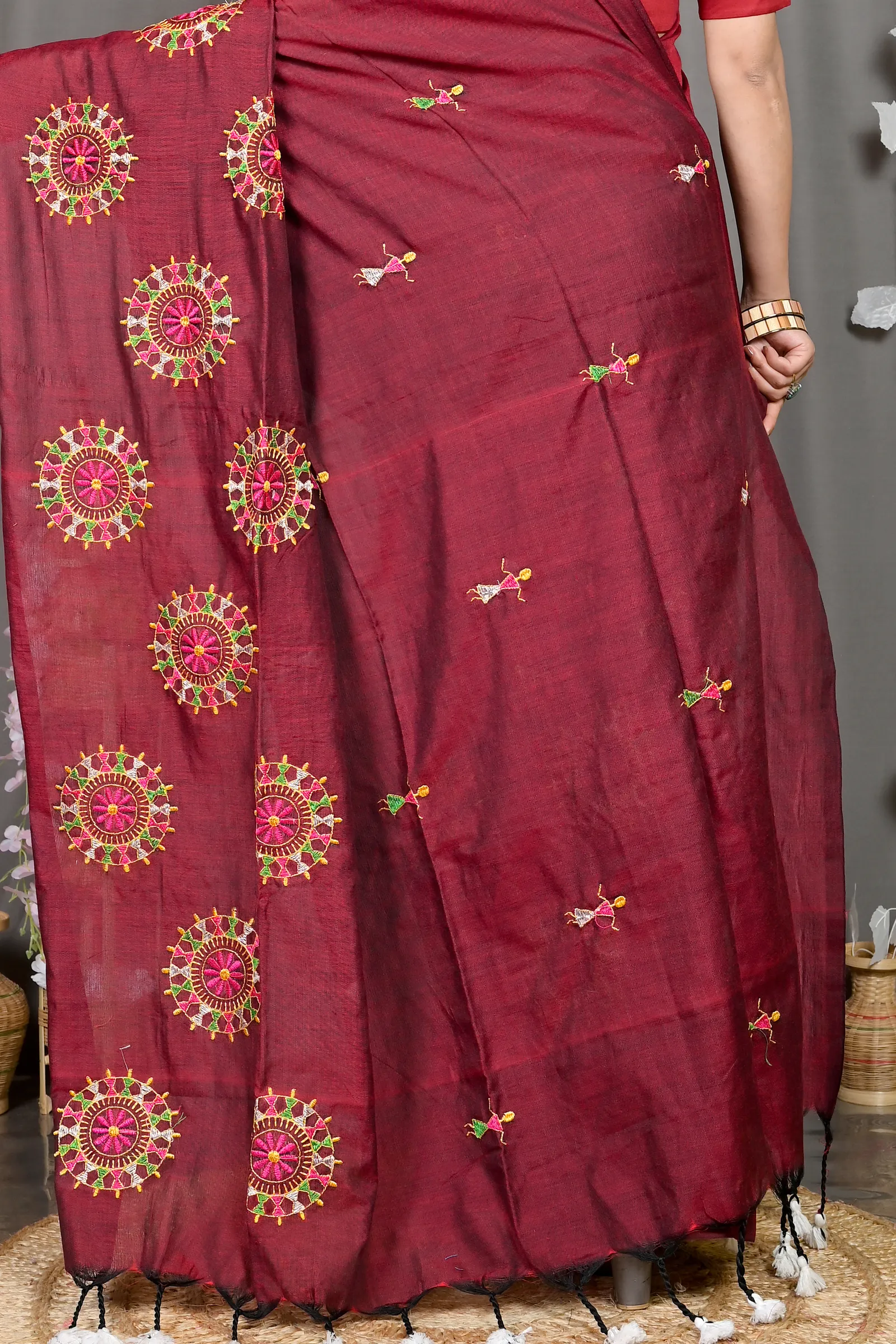 DipDiya Pure Cotton Marun Parama Timeless Elegance Embroidery Handloom sarees