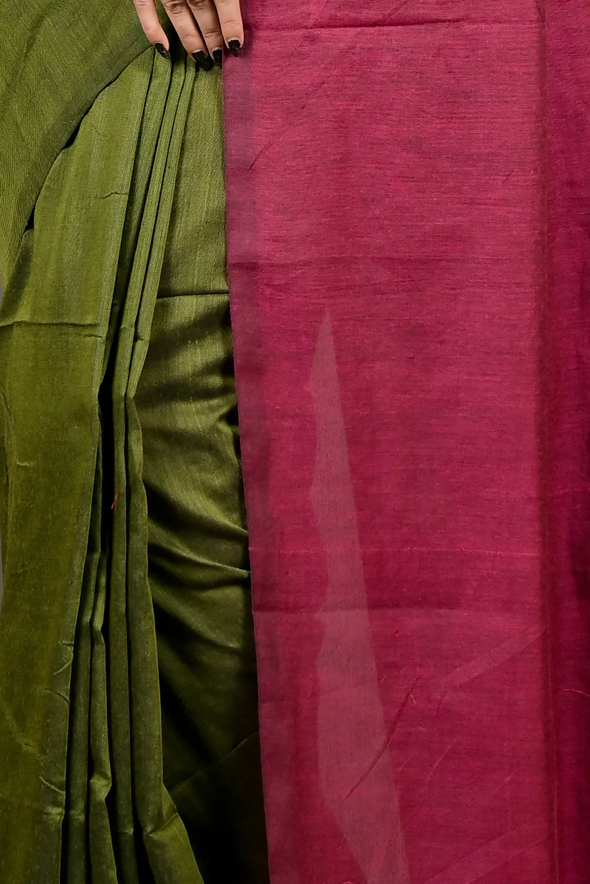 DipDiya Pure Cotton Mehendi Green ThanKhaditu Elegance in Every Weave Handloom Sarees