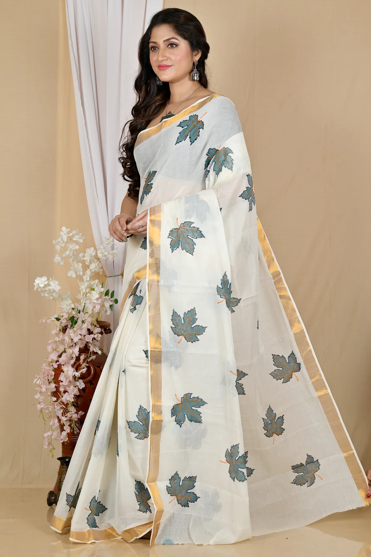 DipDiya Pure Cotton Multi-Coloured Hataka Classic Bengalis Hand Painted Sarees