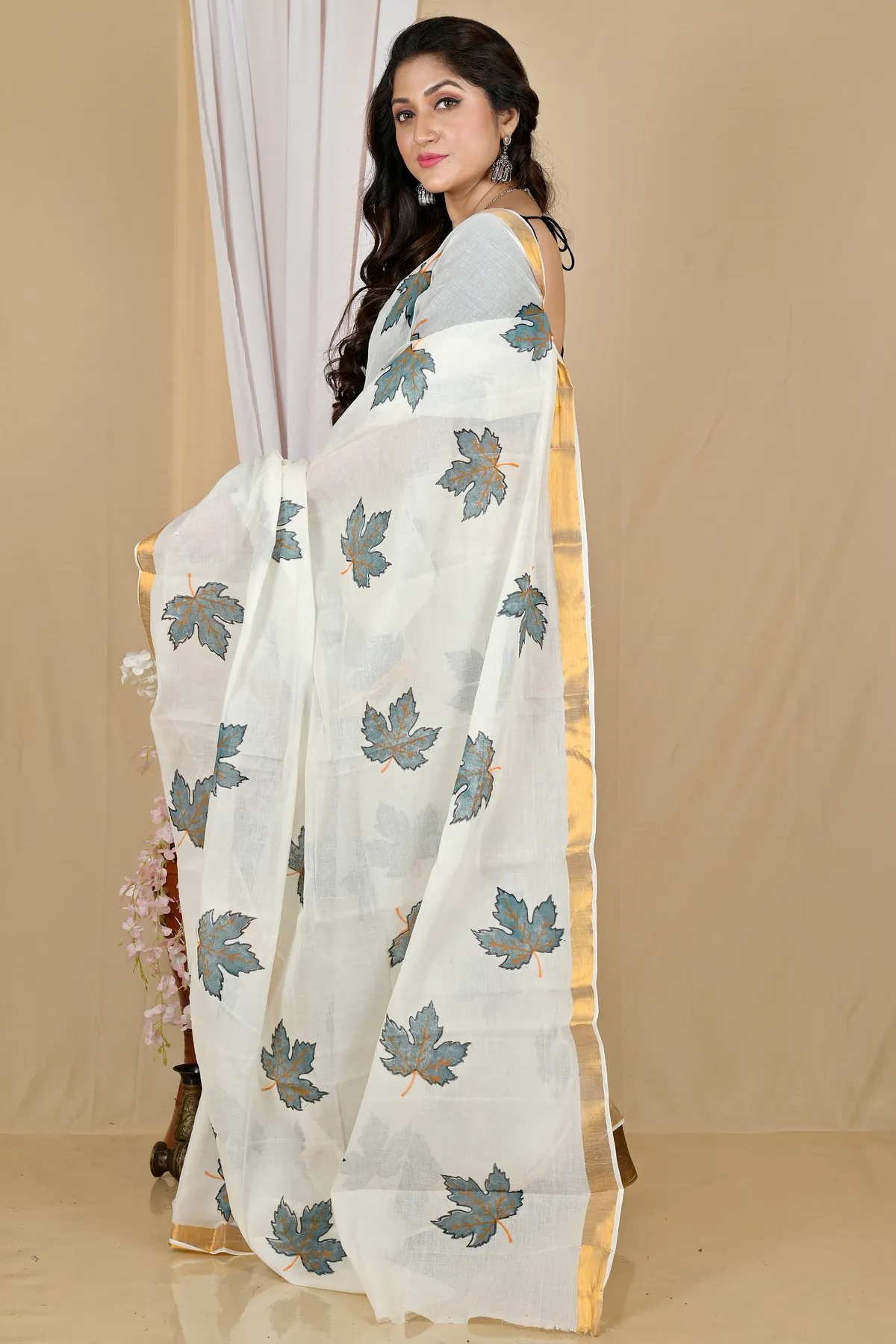 DipDiya Pure Cotton Multi-Coloured Hataka Classic Bengalis Hand Painted Sarees