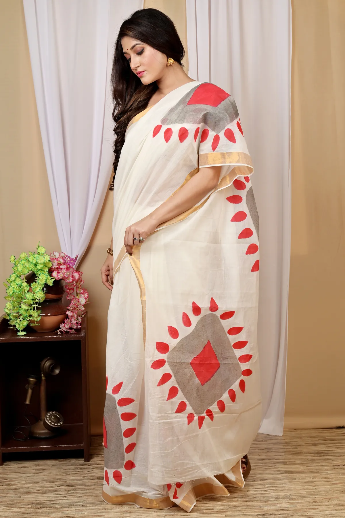 DipDiya Pure Cotton Multi-Coloured Hataka Handcrafted Elegance Hand Painted Sarees