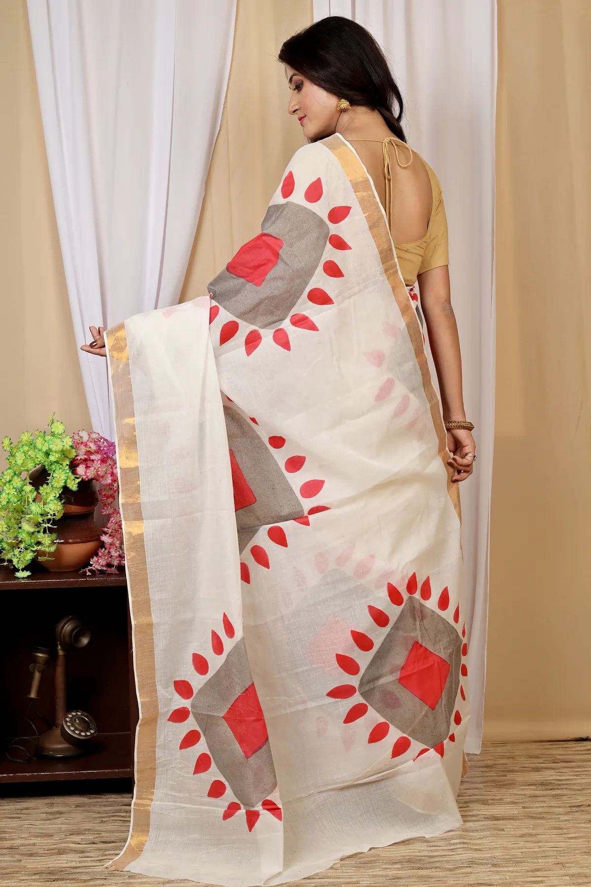 DipDiya Pure Cotton Multi-Coloured Hataka Handcrafted Elegance Hand Painted Sarees