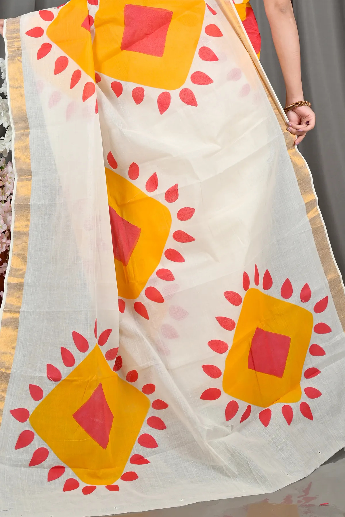 DipDiya Pure Cotton Multi-Coloured Hataka Regal Bengalis Hand Painted Sarees