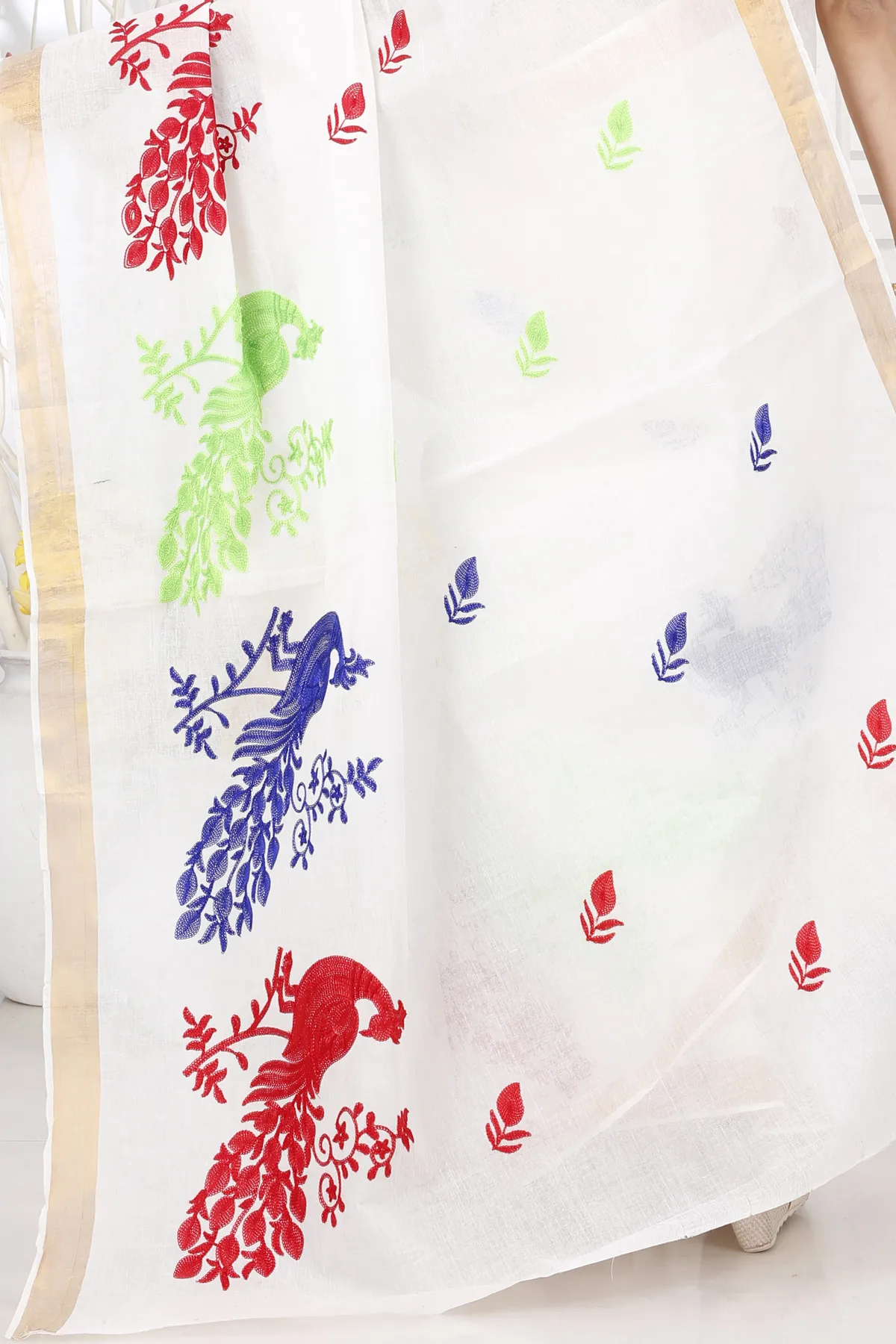 DipDiya Pure Cotton Multi-Coloured Leo Classic Bengali Embroidery Tant Sarees