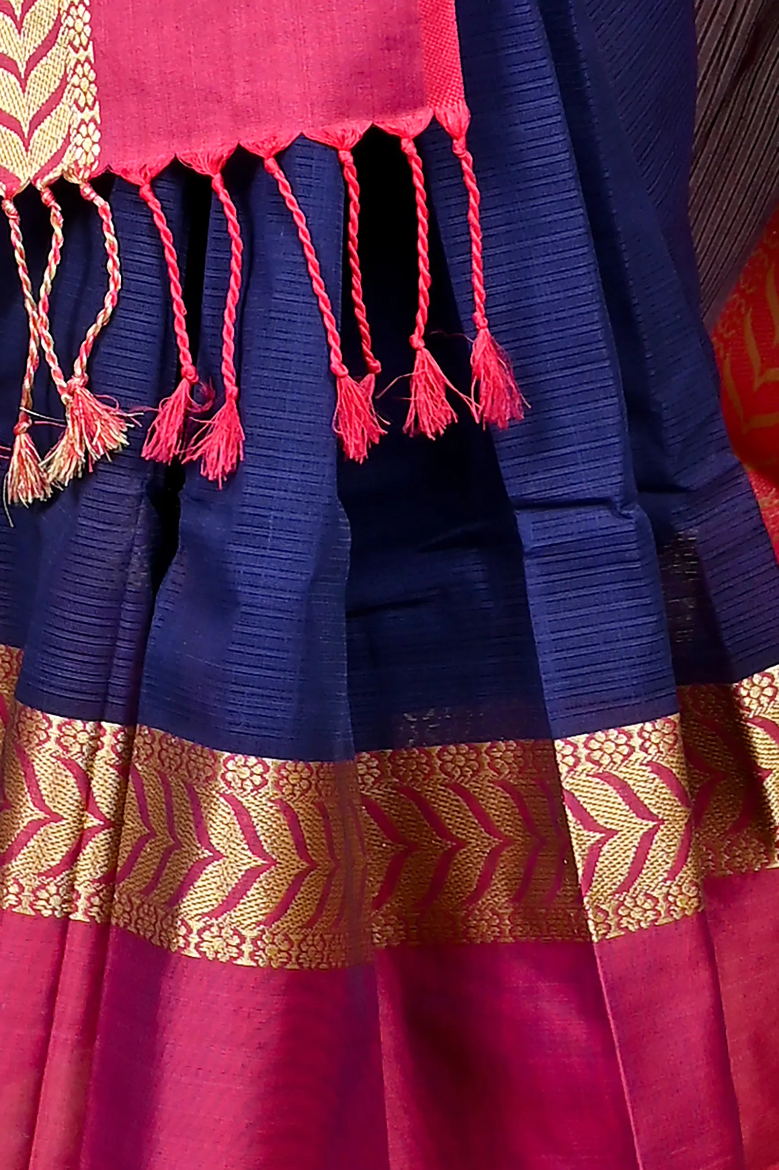 DipDiya Pure Cotton Naby Blue Parvin Traditional Bengali Tant Sarees