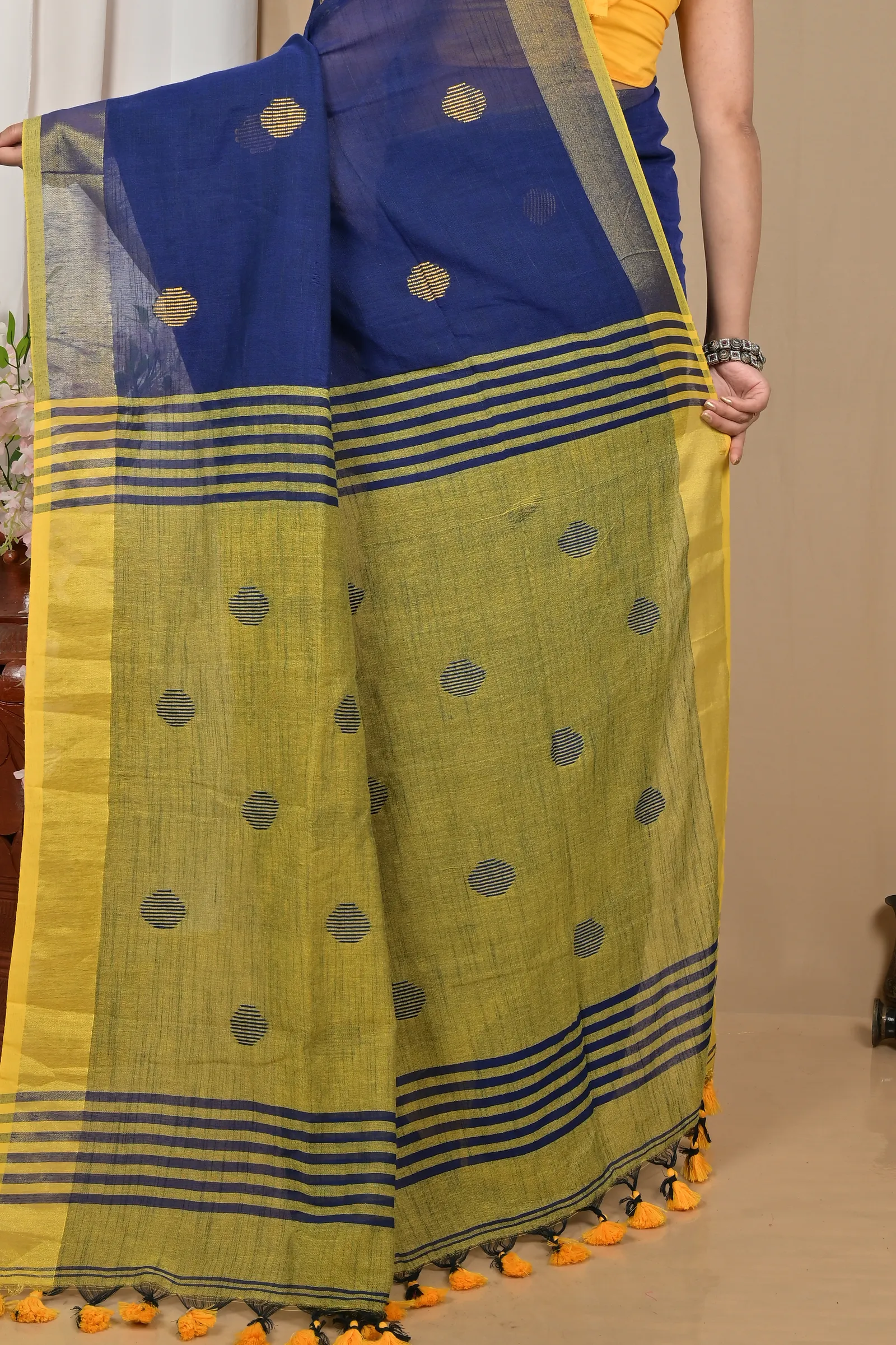 DipDiya Pure Cotton Nabyblue Yellow Achkol Woven by Hand Handloom Sarees