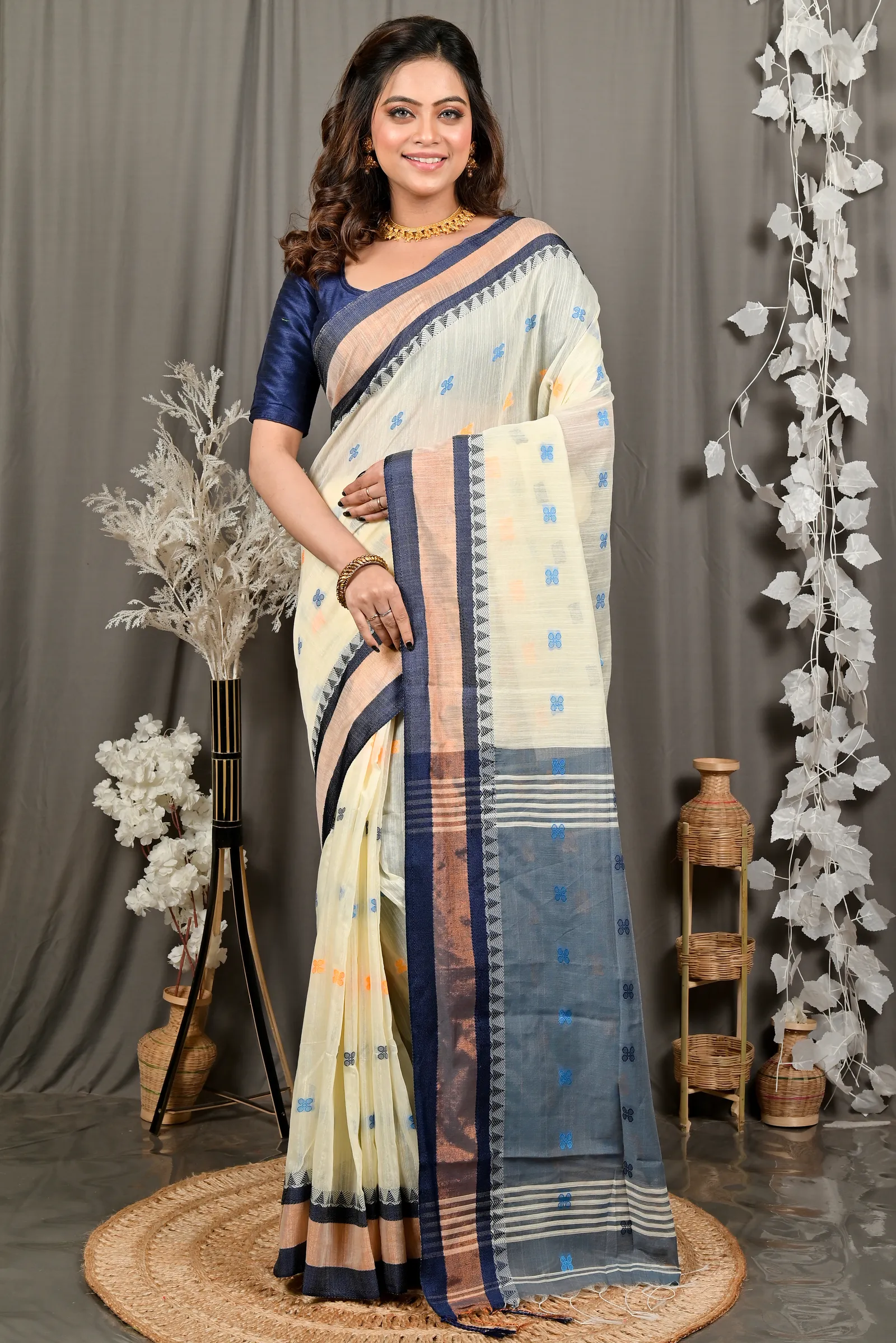 DipDiya Pure Cotton Off White Blue Debasi Crafted by Artisans Handloom Sarees