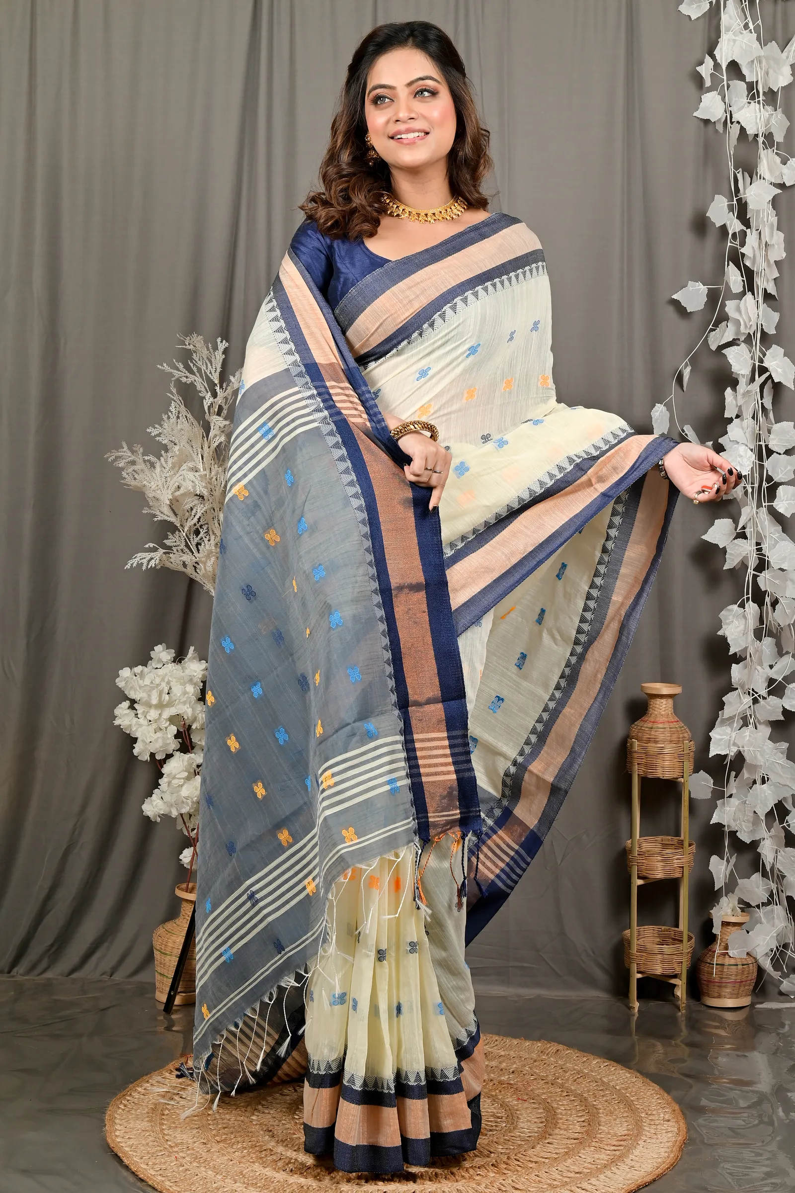 DipDiya Pure Cotton Off White Blue Debasi Crafted by Artisans Handloom Sarees