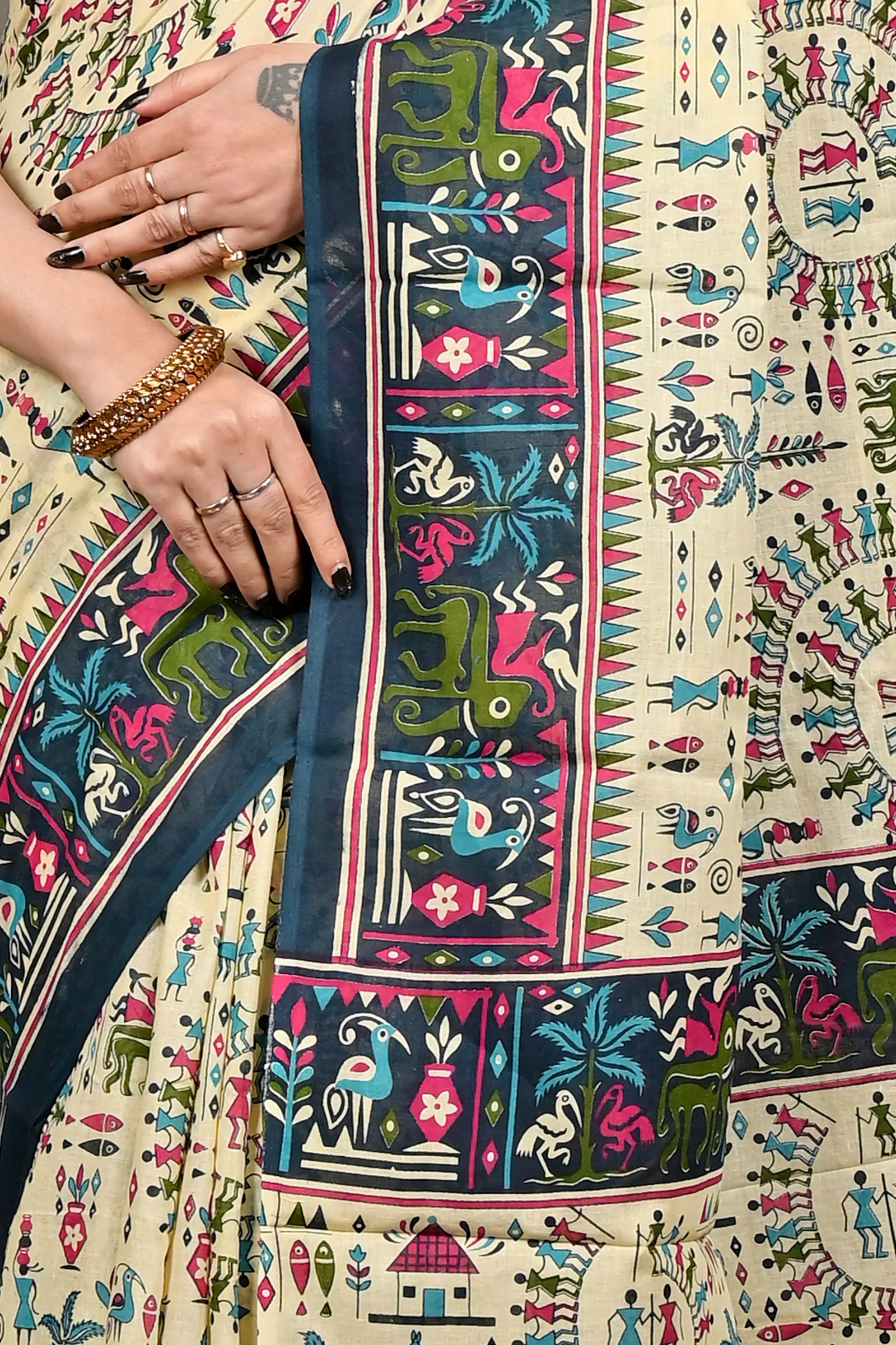DipDiya Pure Cotton Off White Blue Feepsi Effortless Tradition Kalamkari Printed Sarees