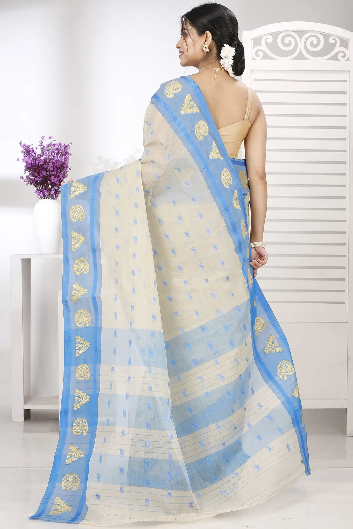 DipDiya Pure Cotton Off-White Emma Border Pure Bengali Grace Tant Sarees