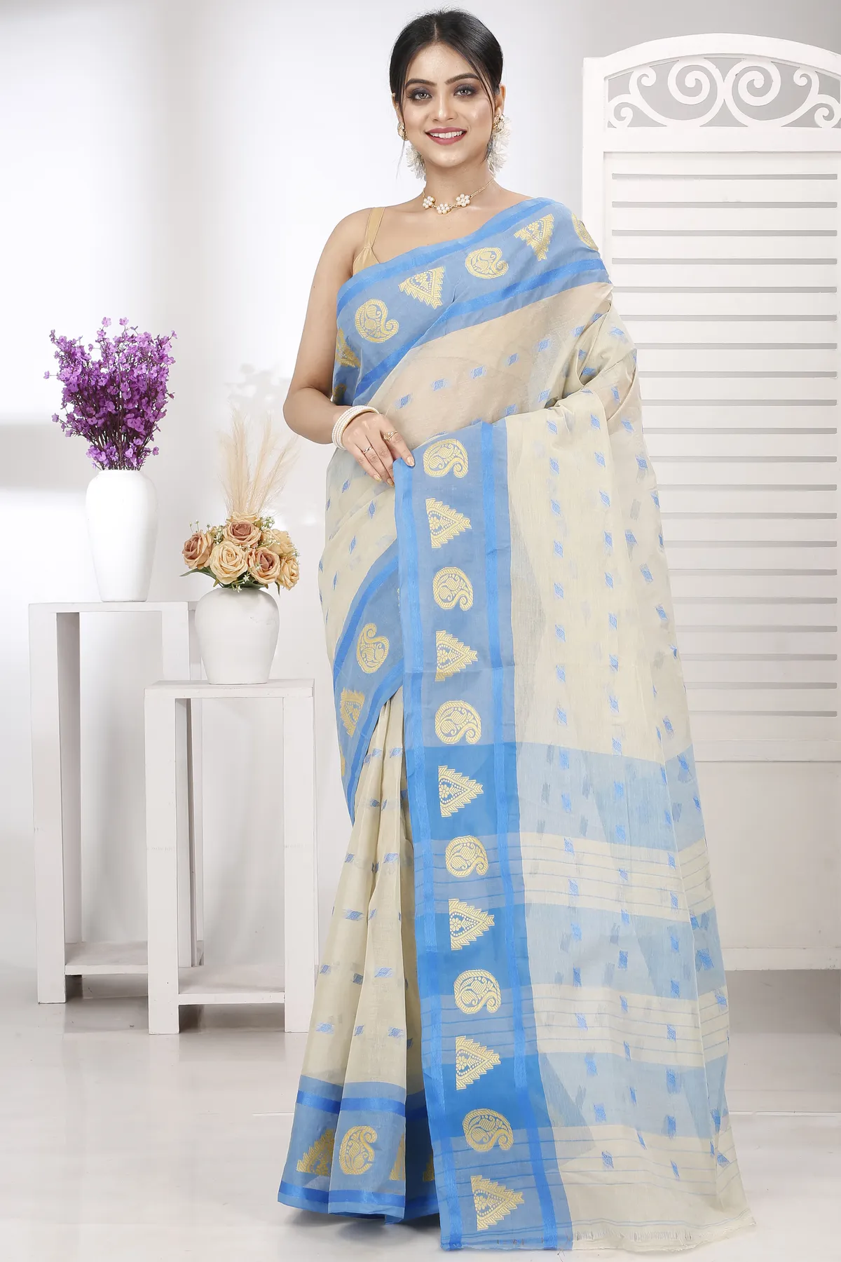 DipDiya Pure Cotton Off-White Emma Border Pure Bengali Grace Tant Sarees