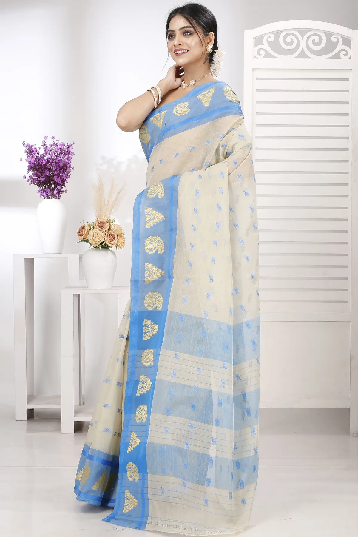 DipDiya Pure Cotton Off-White Emma Border Pure Bengali Grace Tant Sarees