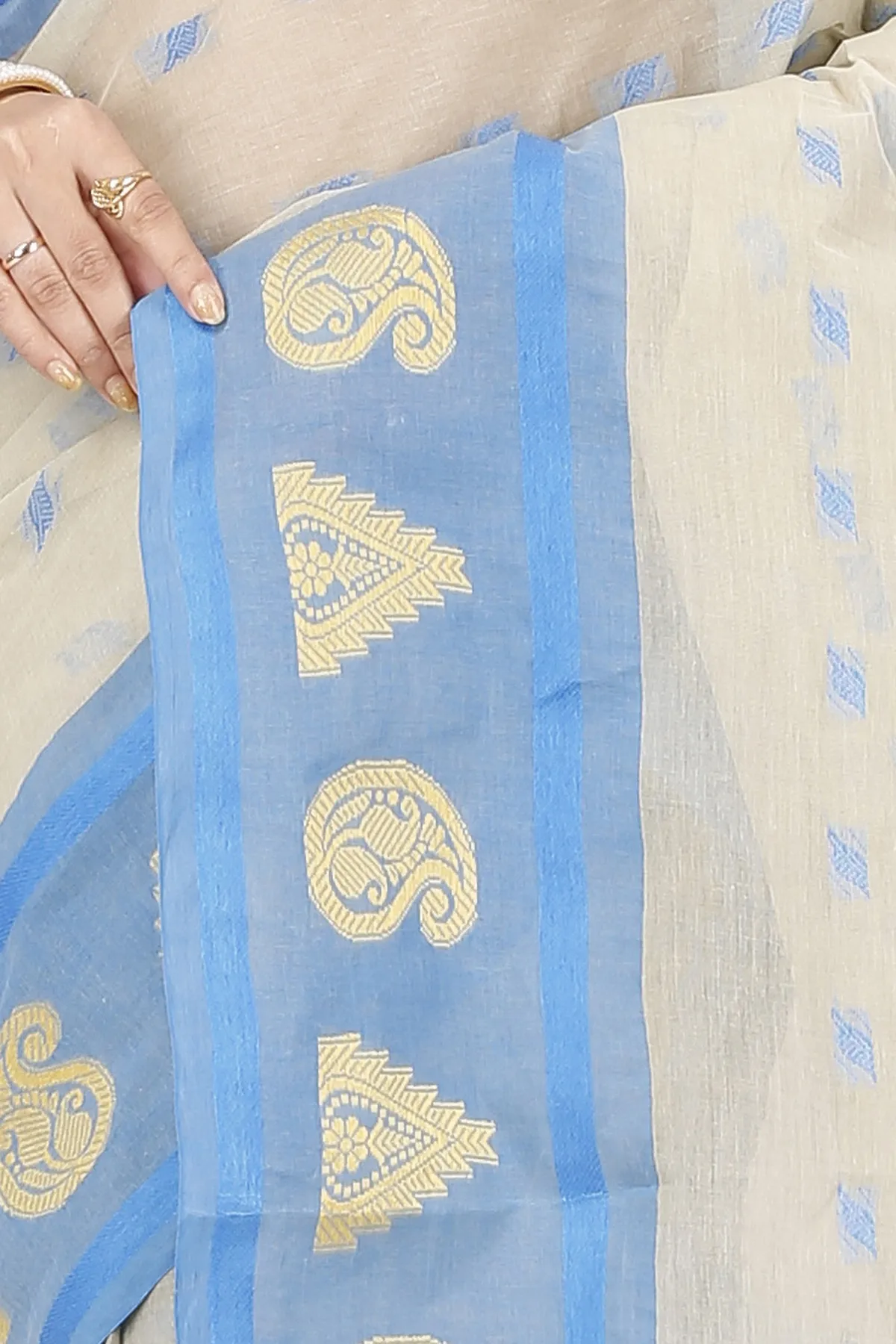 DipDiya Pure Cotton Off-White Emma Border Pure Bengali Grace Tant Sarees