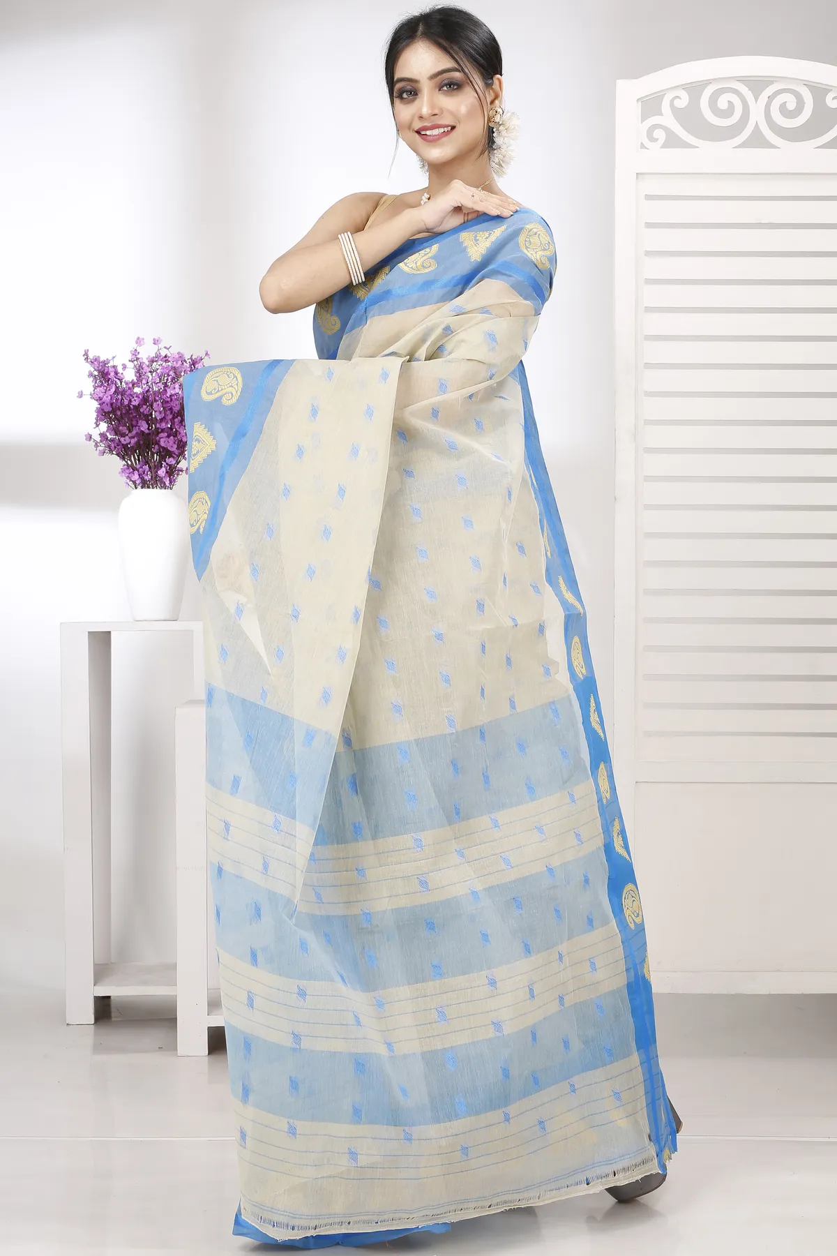 DipDiya Pure Cotton Off-White Emma Border Pure Bengali Grace Tant Sarees