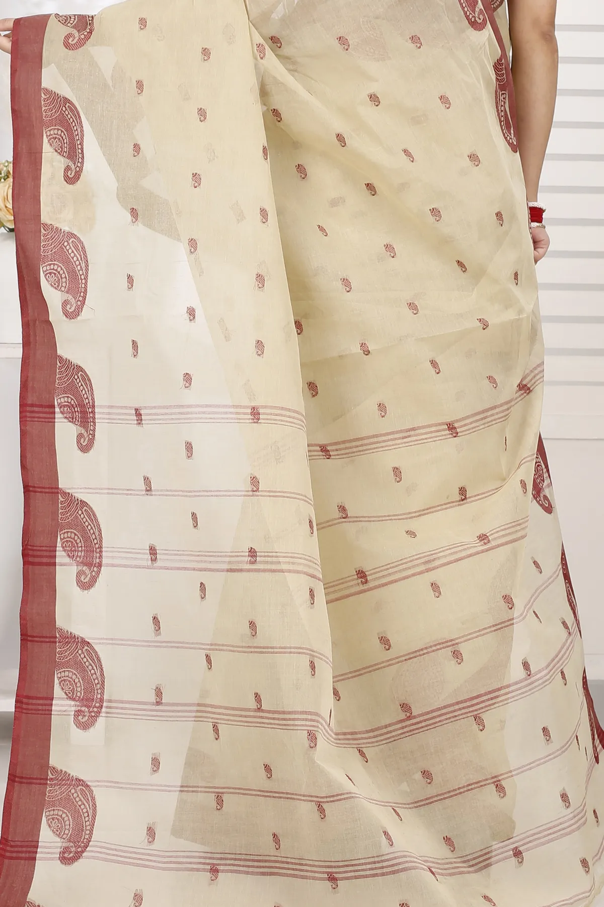 DipDiya Pure Cotton Off-White Epto Shonko Handloom Heritage Tant Sarees