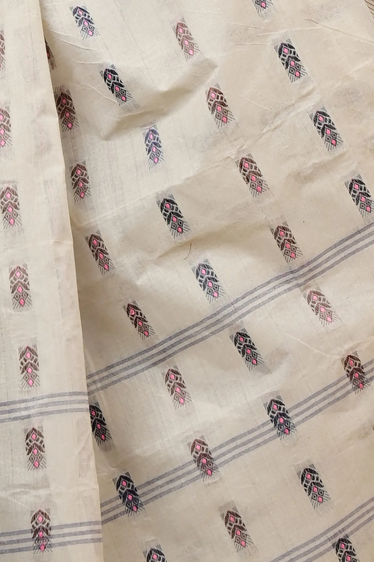 DipDiya Pure Cotton Off-White Helok Heritage Elegance Tant Sarees