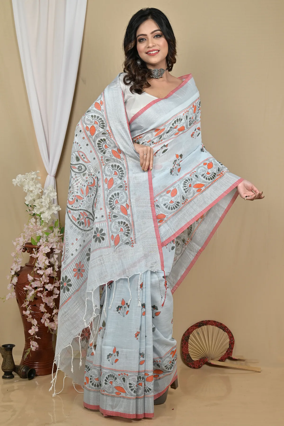 DipDiya Pure Cotton Off White Hiral Wrapped in Heritage Printed Handloom Sarees