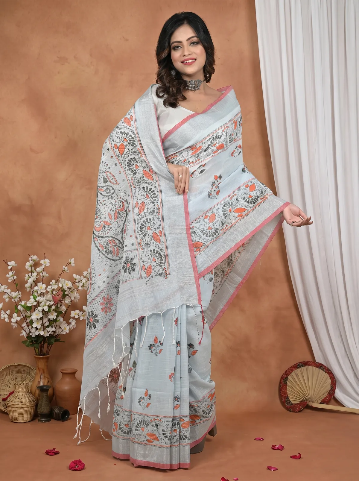 DipDiya Pure Cotton Off White Hiral Wrapped in Heritage Printed Handloom Sarees