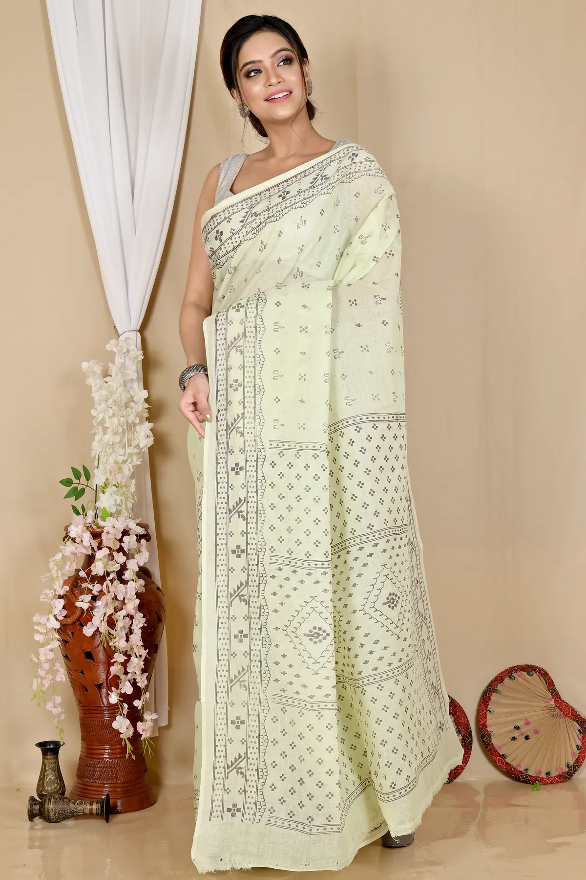 DipDiya Pure Cotton Off-White Liko Artisan Crafted Printed Tant Sarees