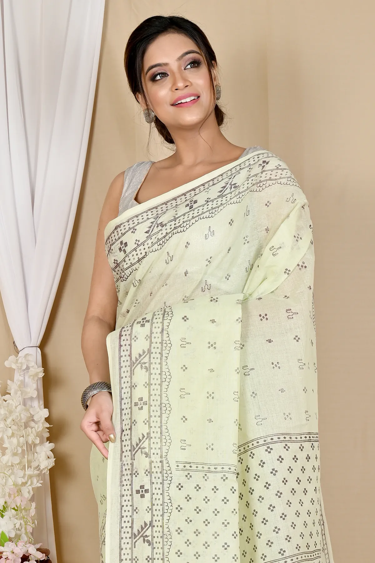 DipDiya Pure Cotton Off-White Liko Artisan Crafted Printed Tant Sarees