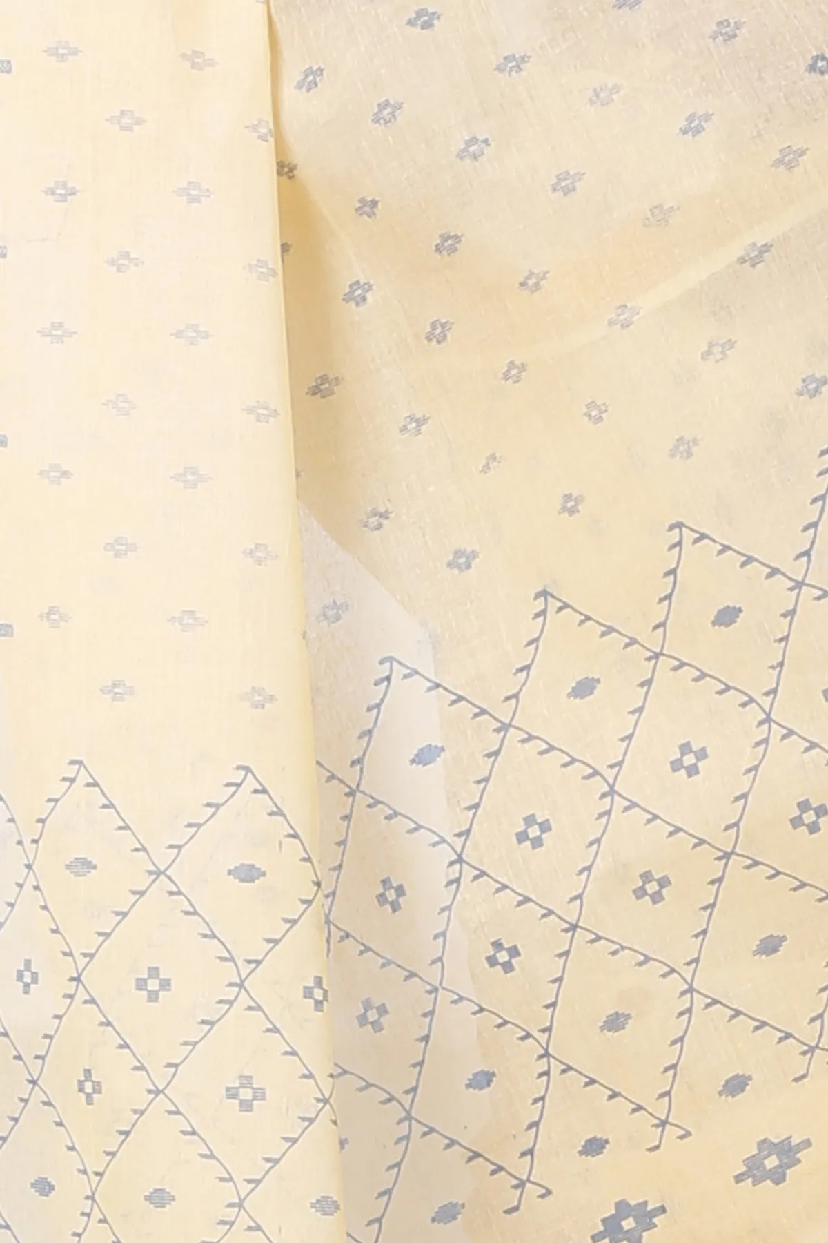 DipDiya Pure Cotton Off White Luvya Traditional Elegance Printed Tant Sarees