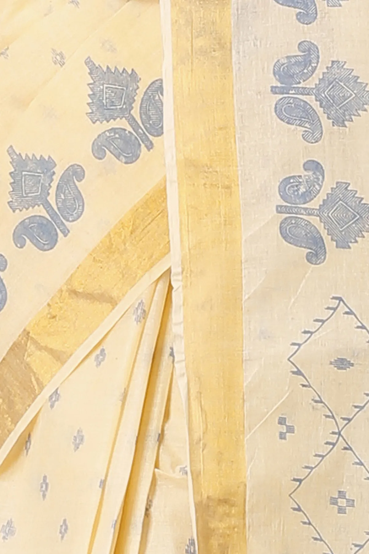 DipDiya Pure Cotton Off White Luvya Traditional Elegance Printed Tant Sarees