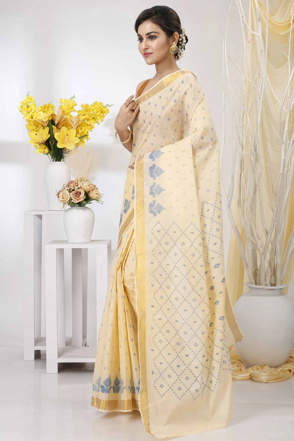 DipDiya Pure Cotton Off White Luvya Traditional Elegance Printed Tant Sarees